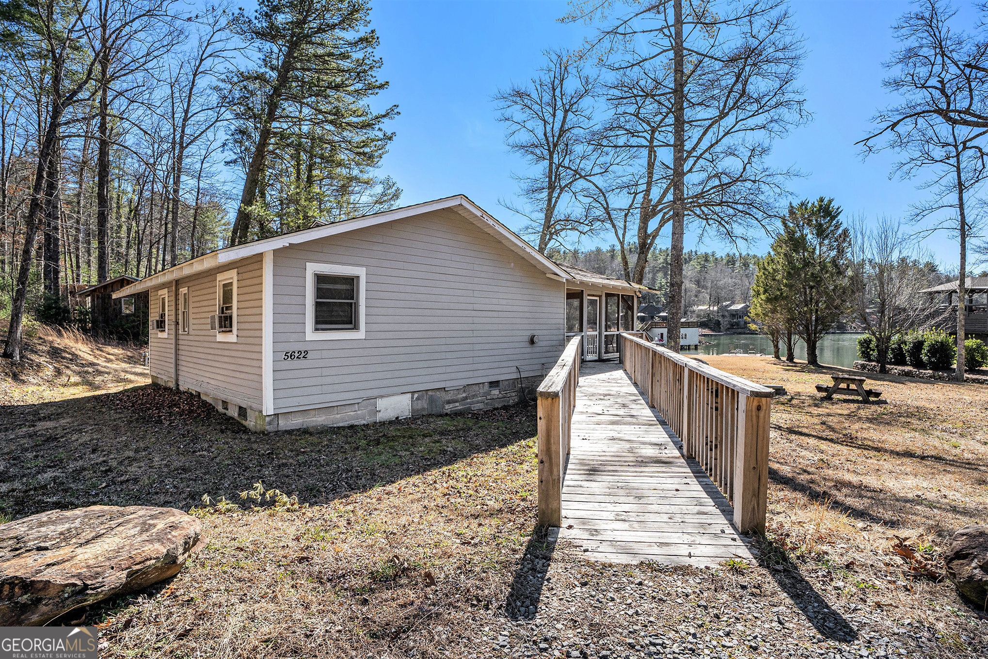 5622 Murray Cove Road Property Photo 3