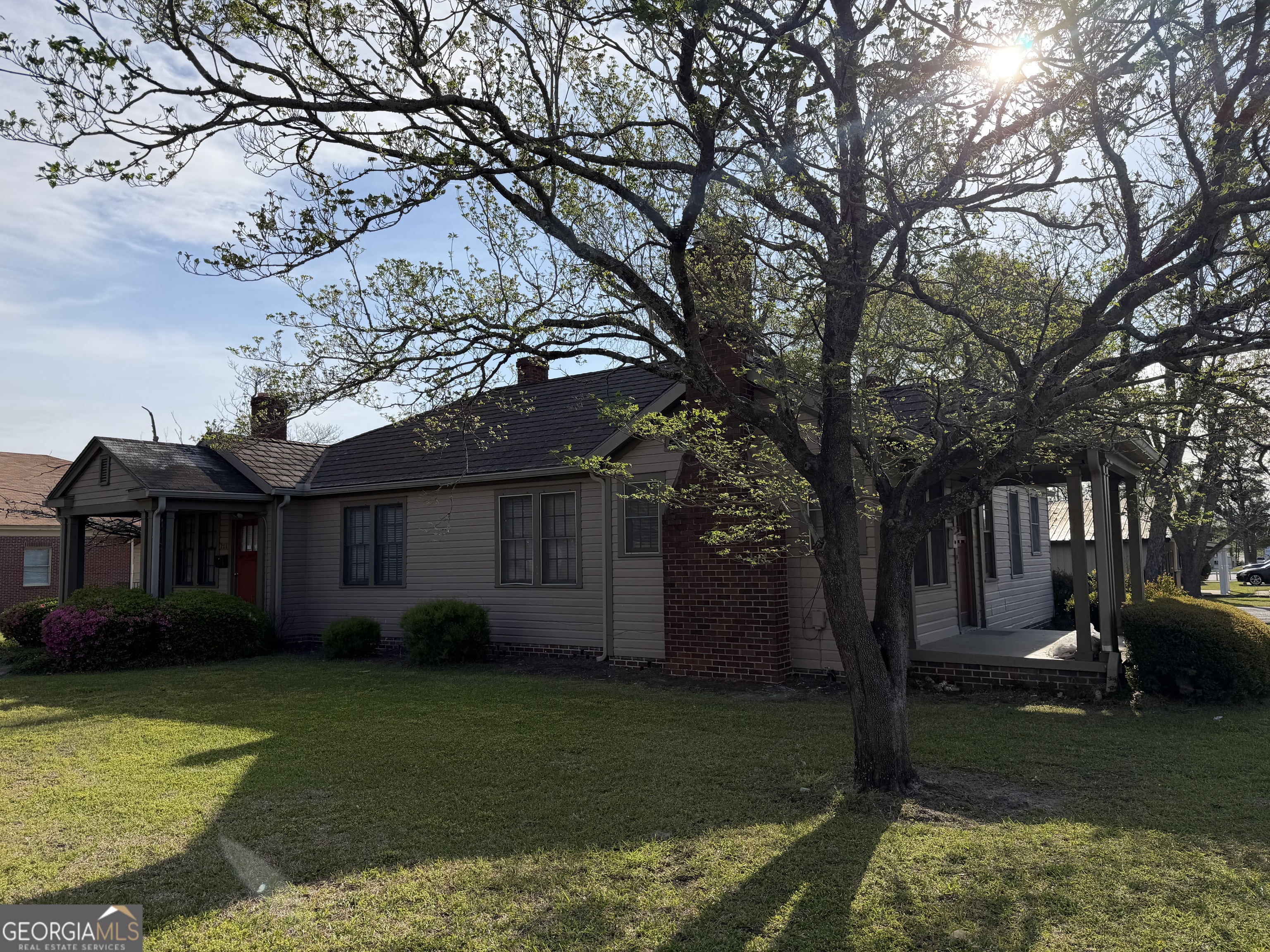 208 Durden Street Property Photo 1