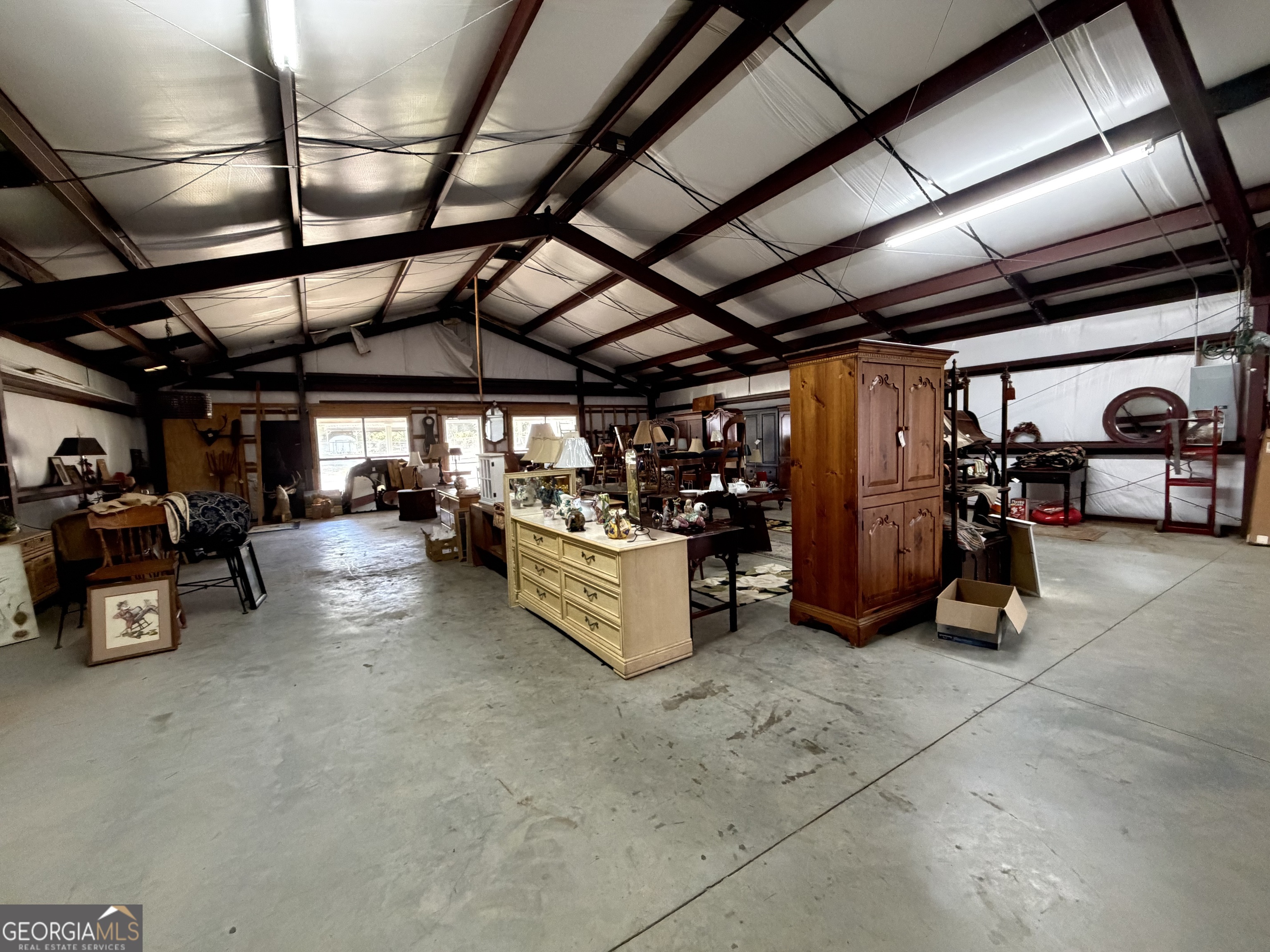 208 Durden Street Property Photo 8