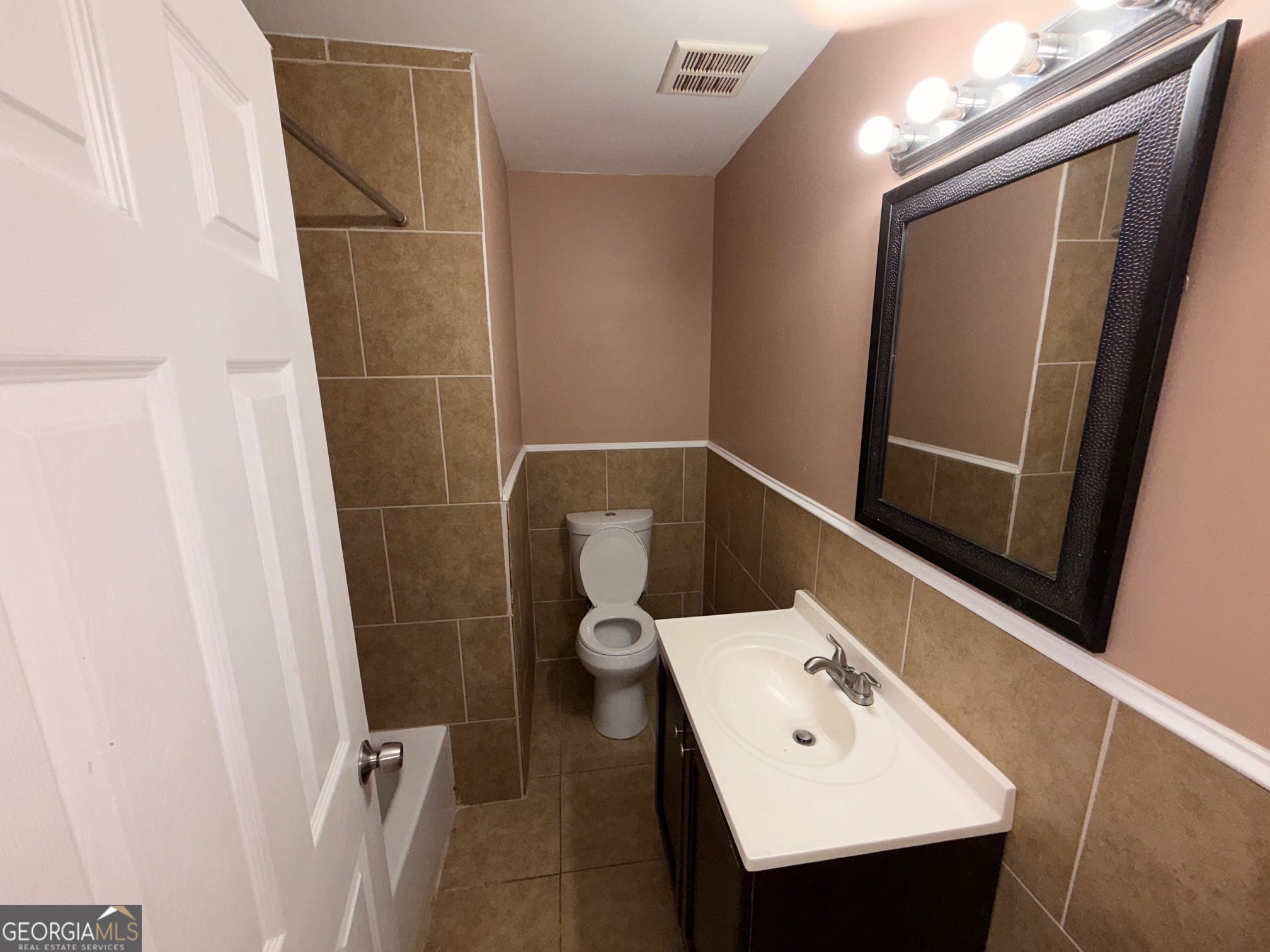 6062 Arden Court Property Photo 9