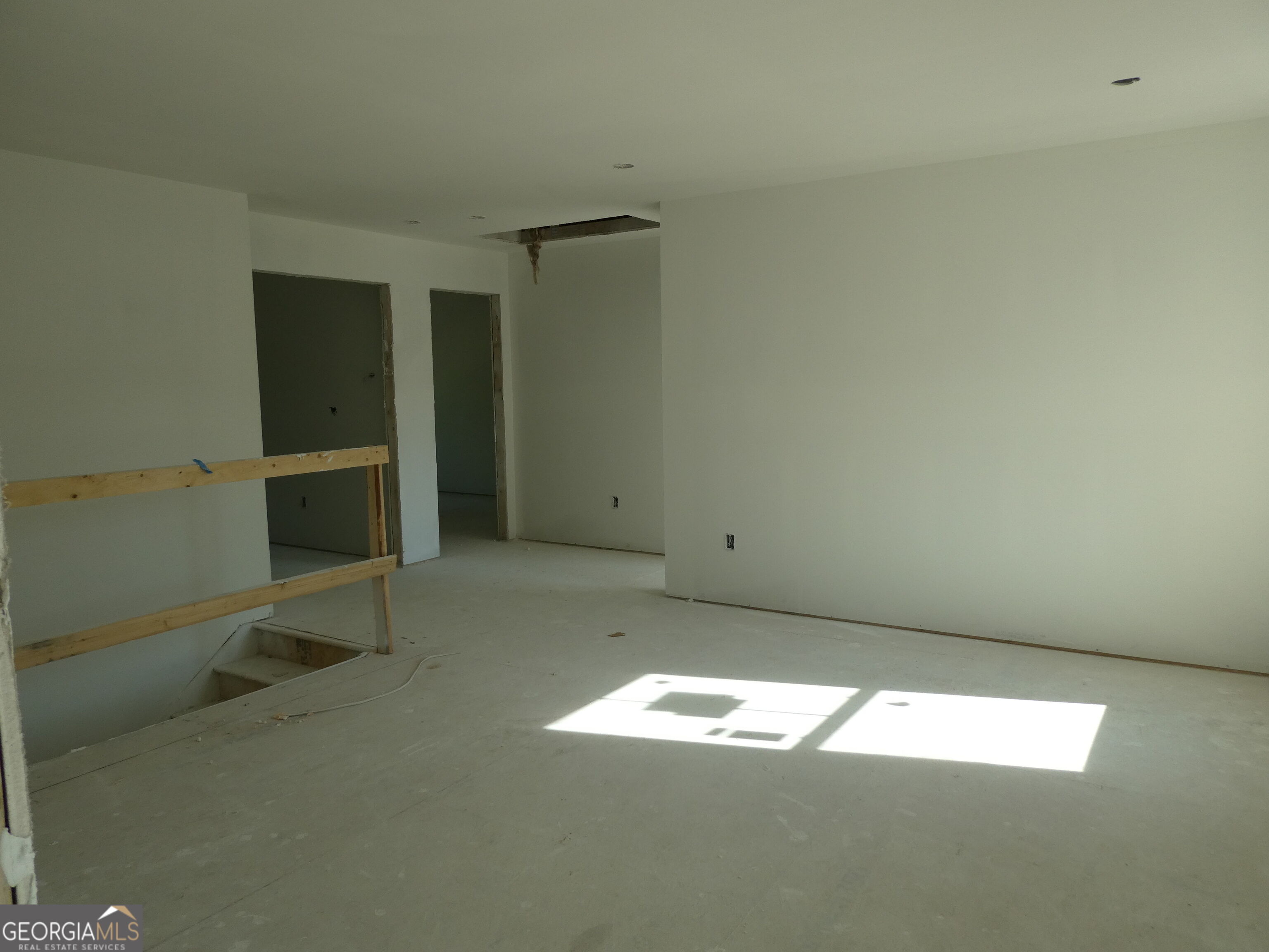 3281 Pepperpike Court Property Photo 8