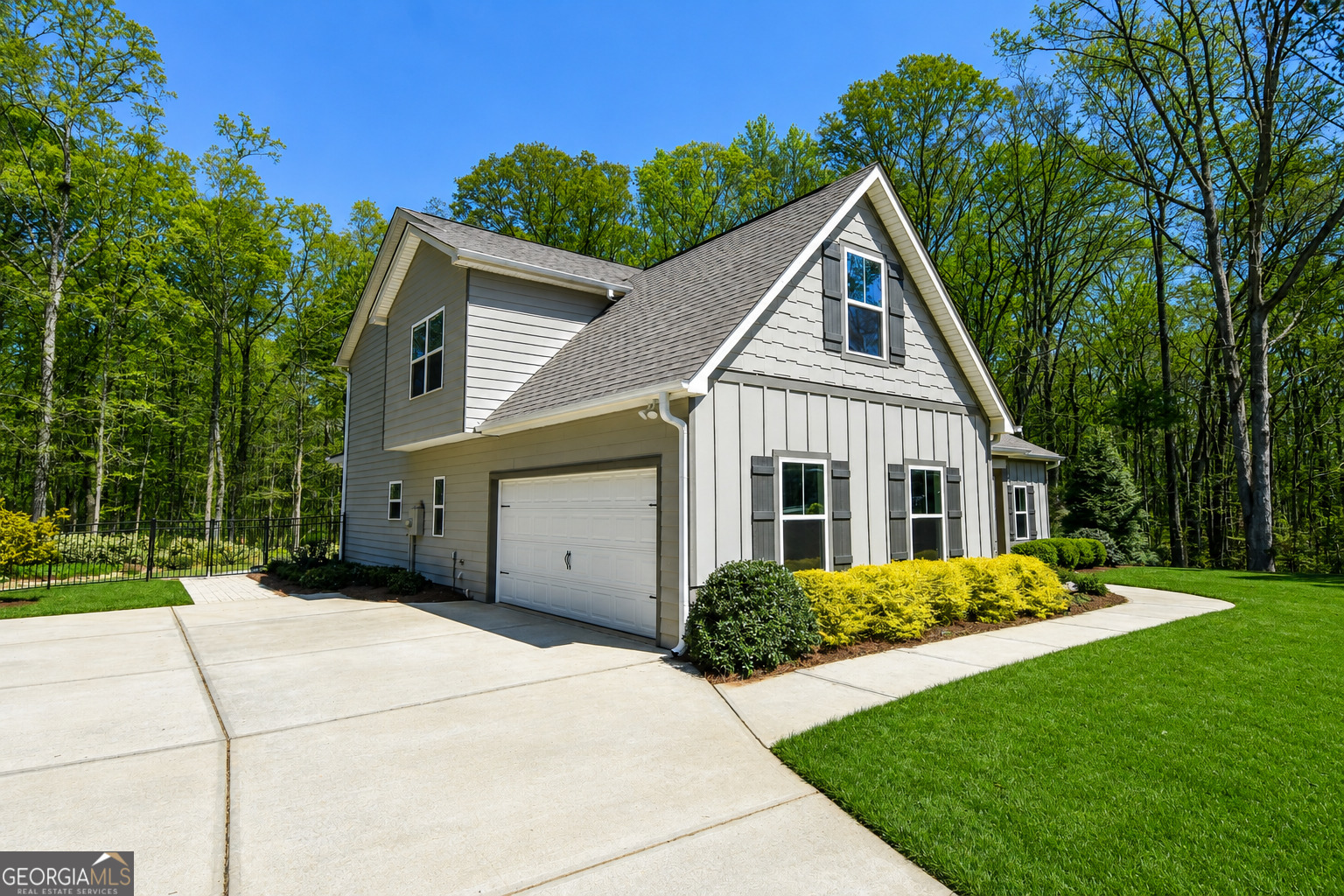 397 Oak Grove Path Property Photo 4
