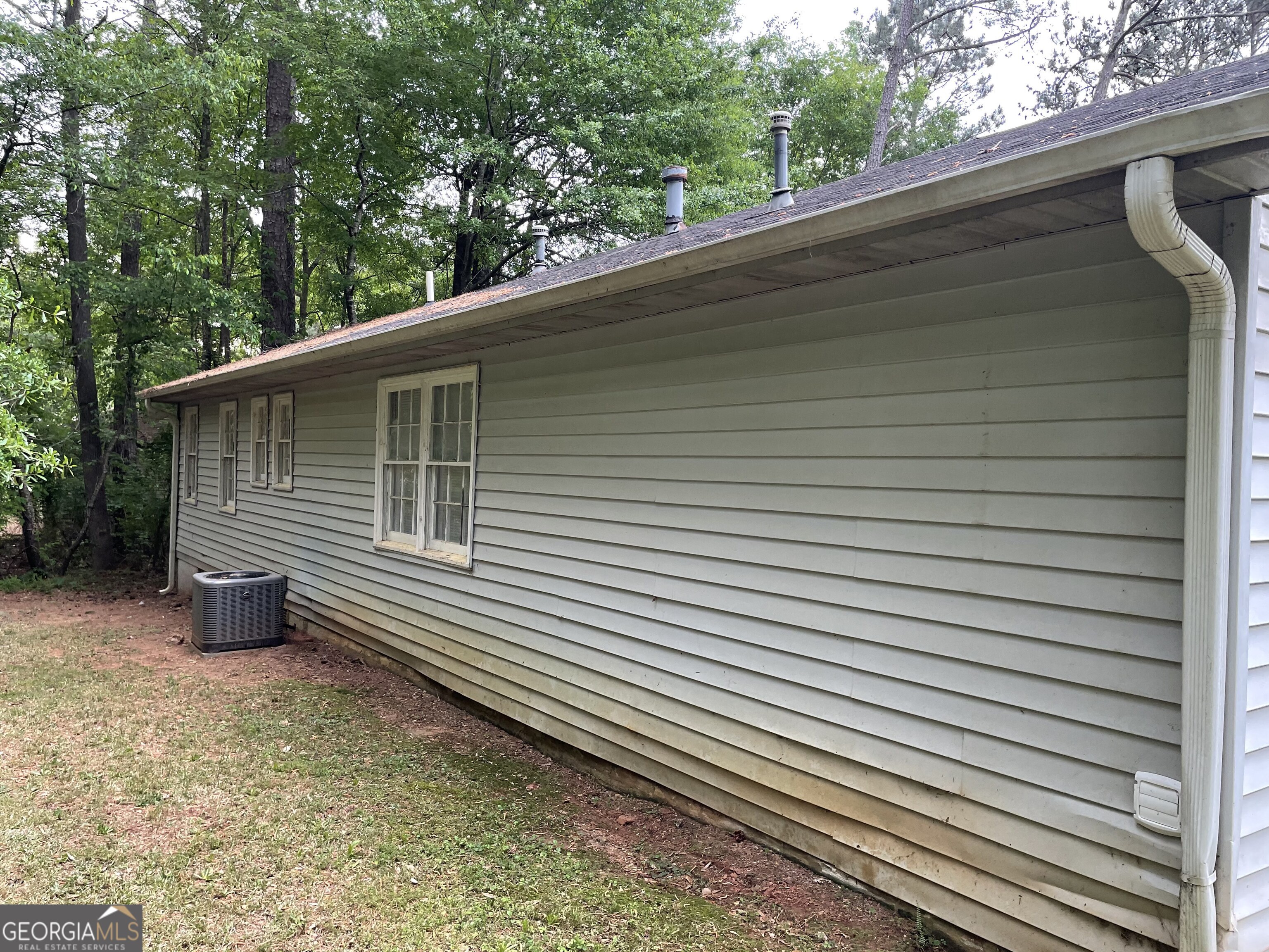 1145 Spring Creek Circle Property Photo 3