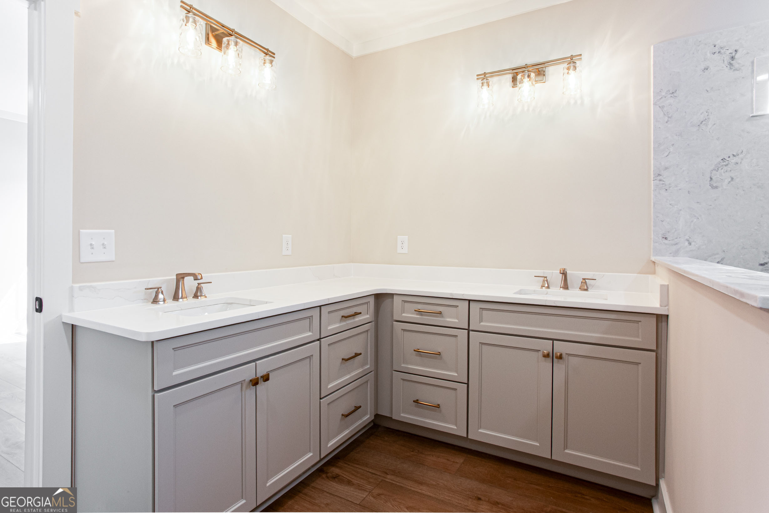 2044 Bennett Road Property Photo 28