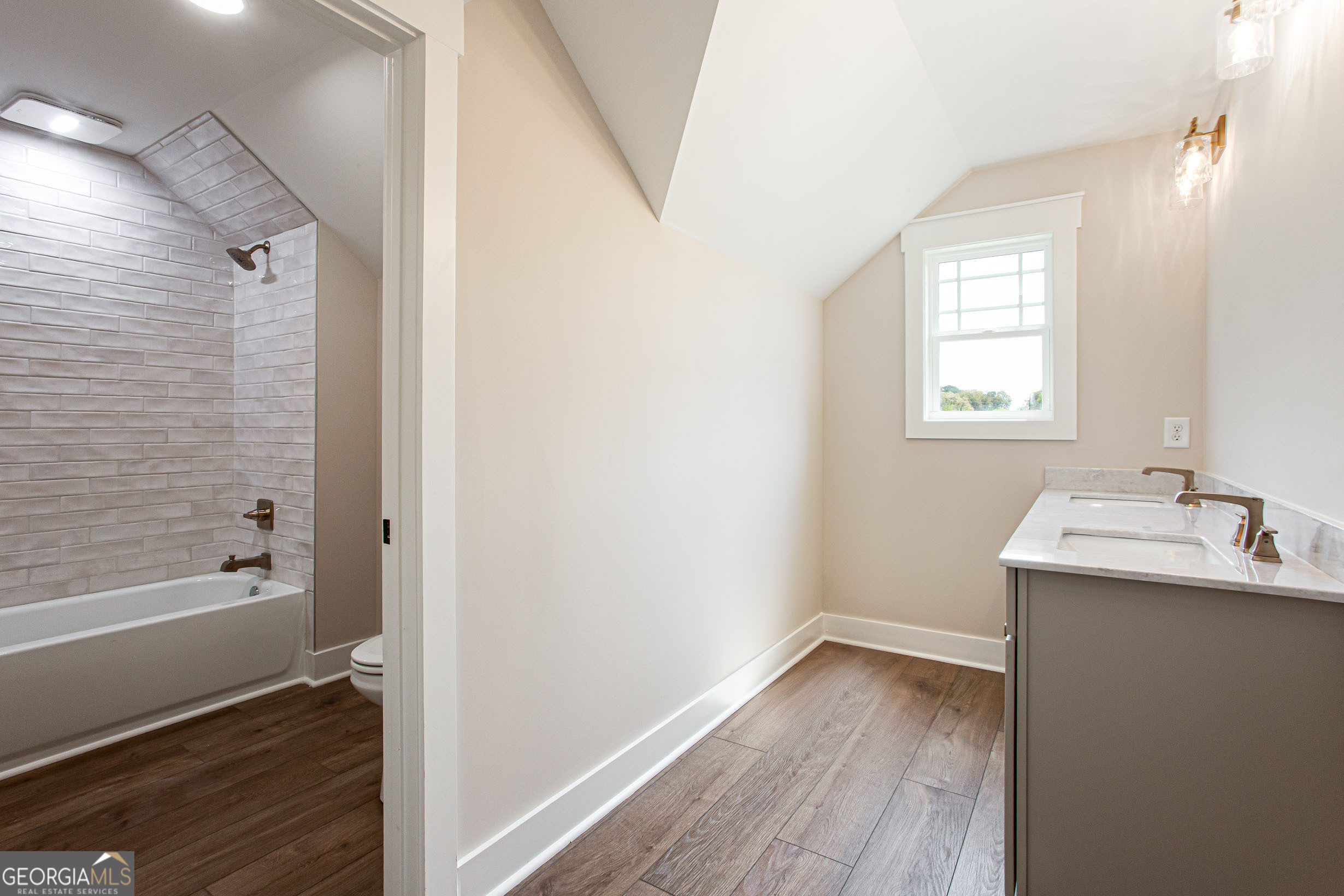 2044 Bennett Road Property Photo 42