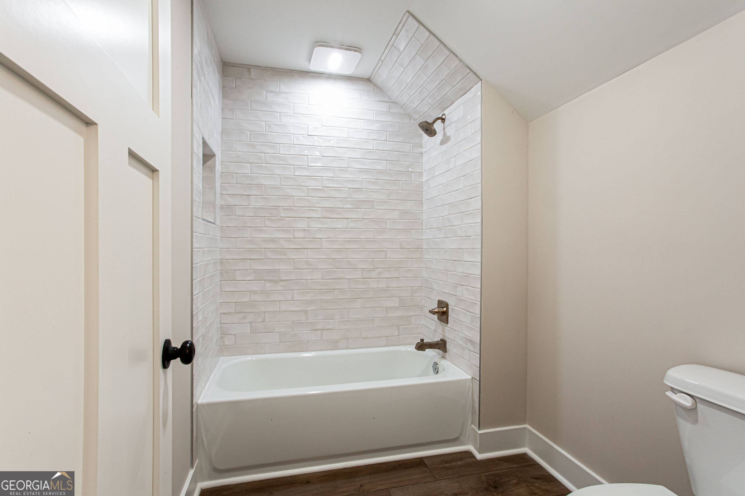 2044 Bennett Road Property Photo 45