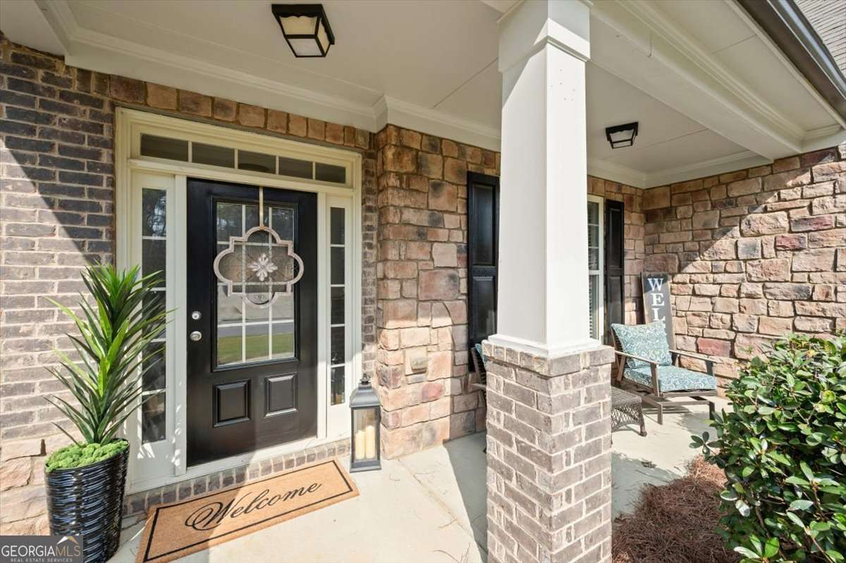 5472 Heatherbrooke Drive Nw Property Photo 3