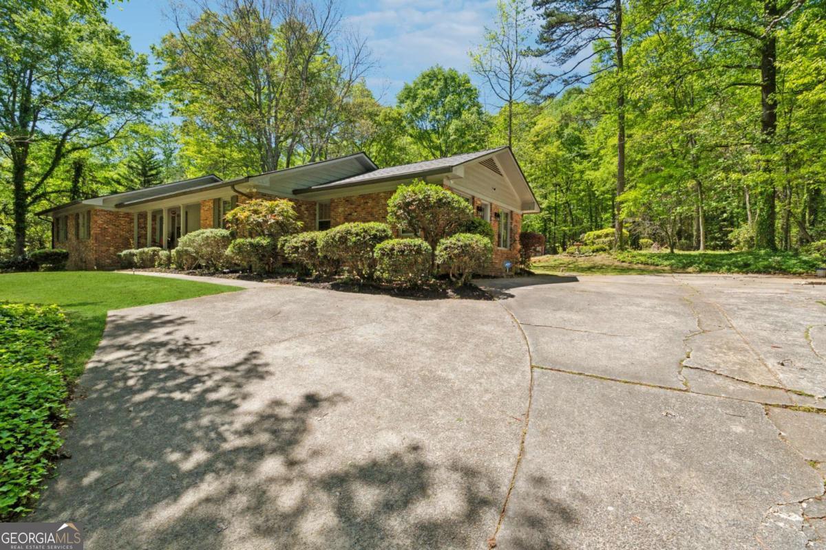 1387 Springdale Road Property Photo 2