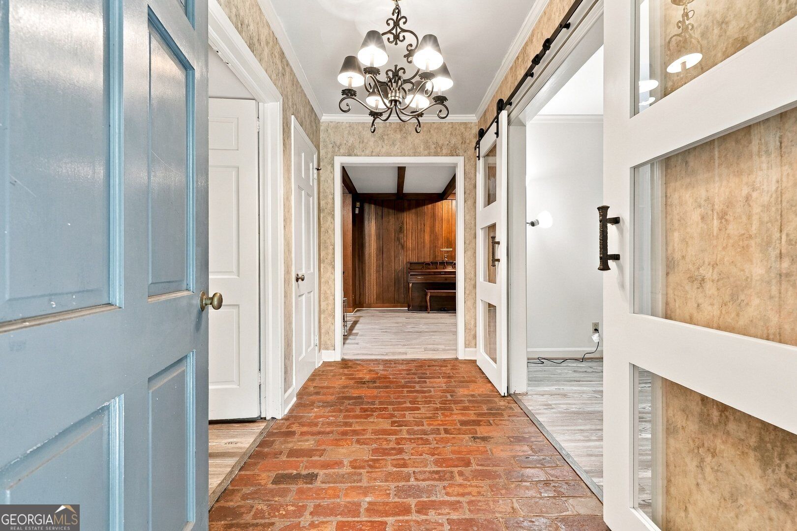 1387 Springdale Road Property Photo 3