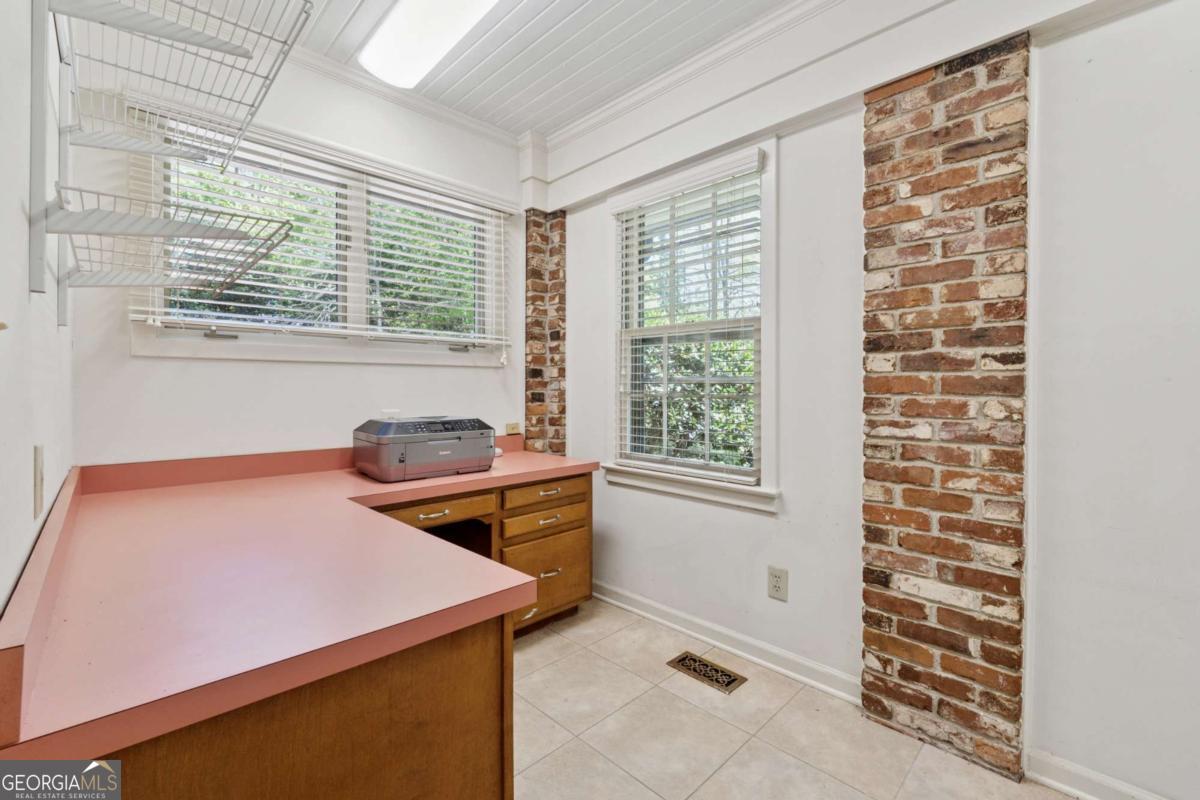 1387 Springdale Road Property Photo 7