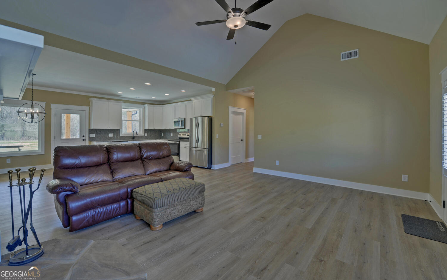 111 Topher Street Property Photo 6
