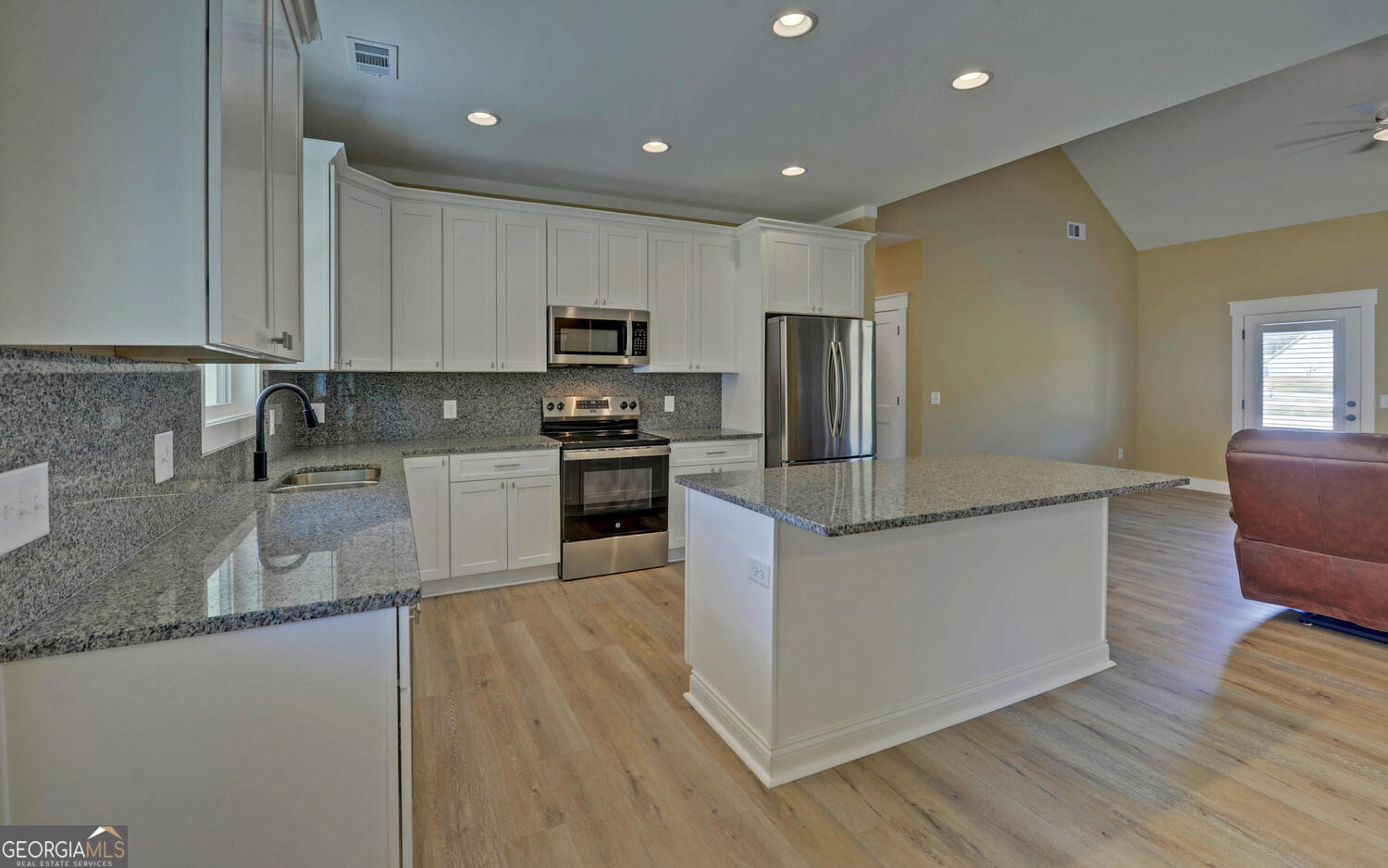 111 Topher Street Property Photo 11