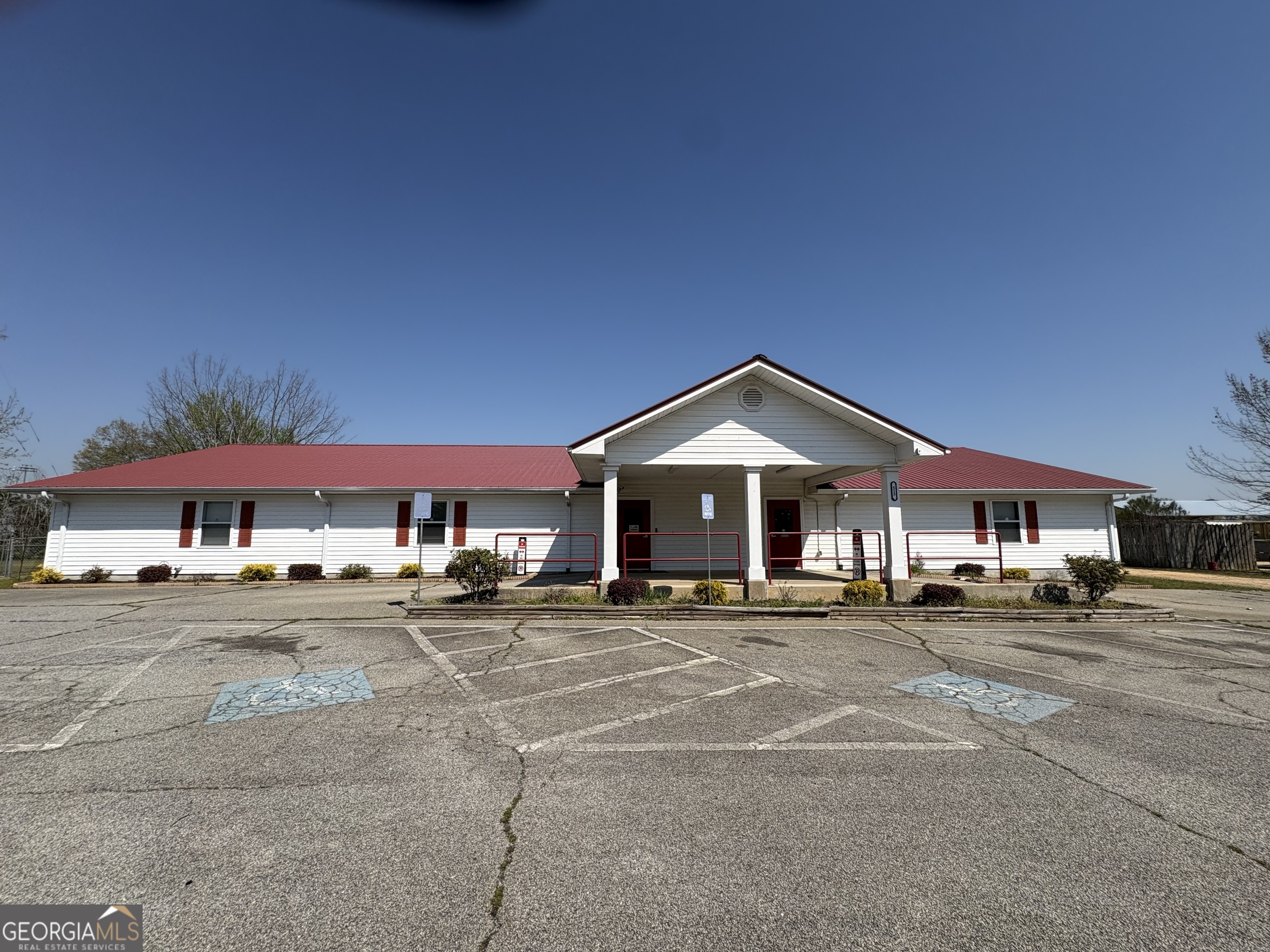 513 Industrial Drive Property Photo 2