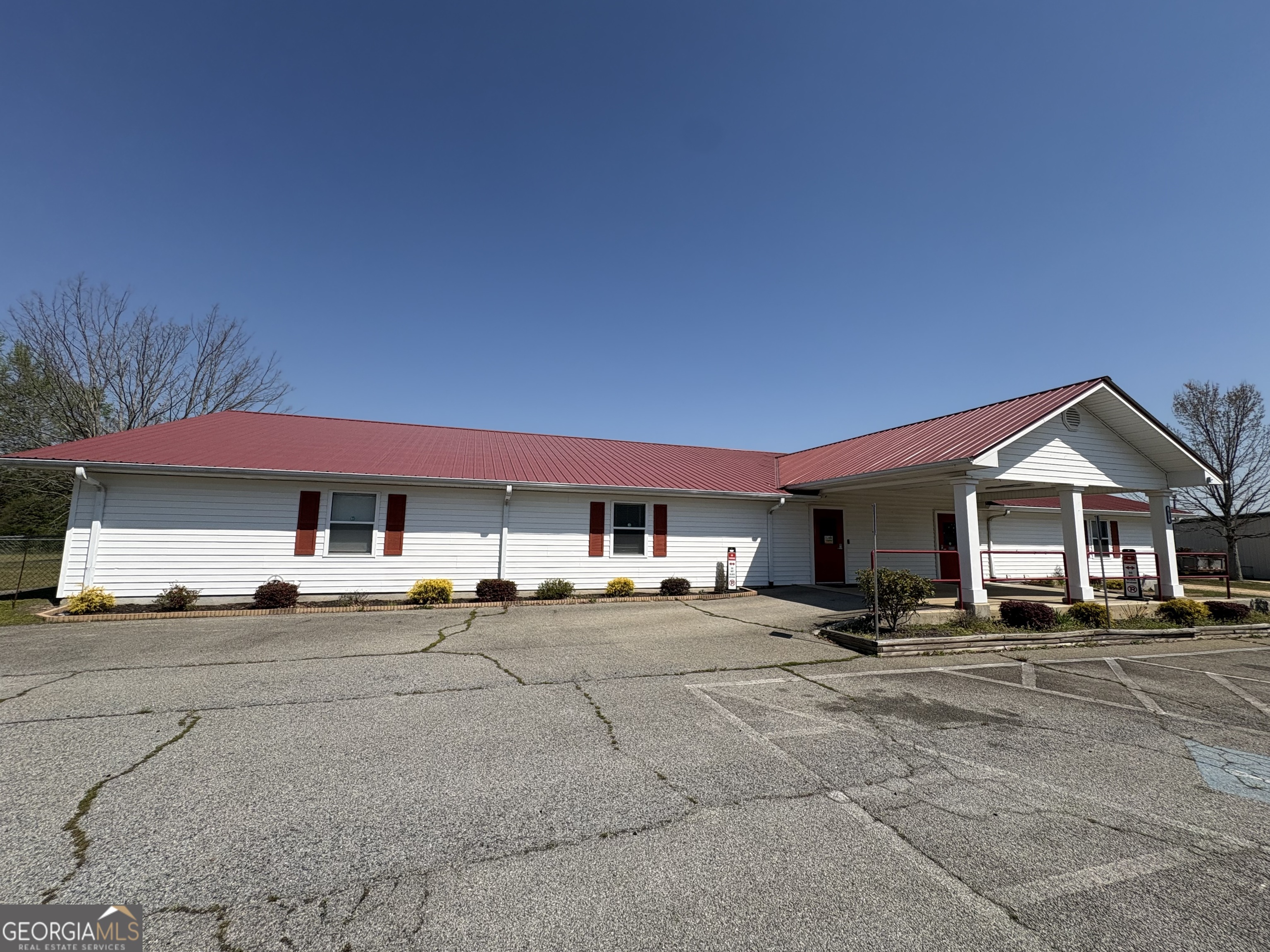 513 Industrial Drive Property Photo 3