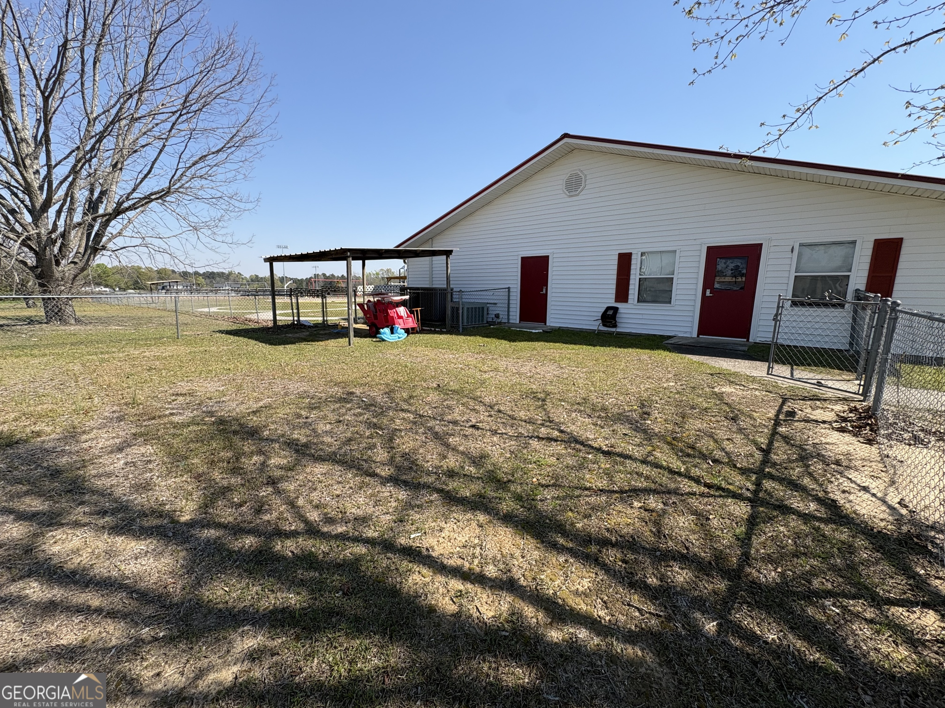 513 Industrial Drive Property Photo 4