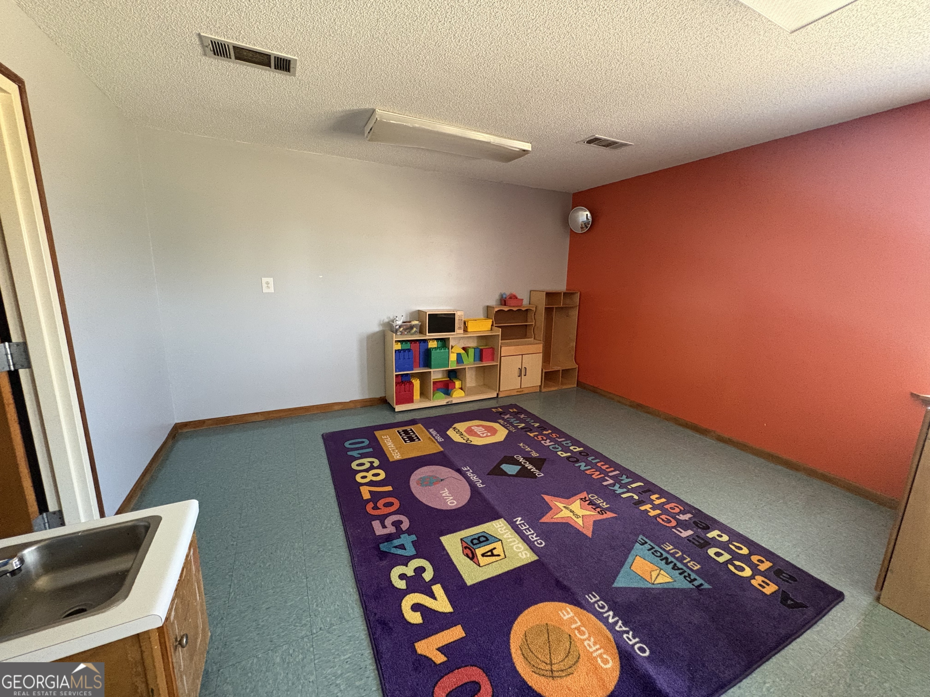 513 Industrial Drive Property Photo 22