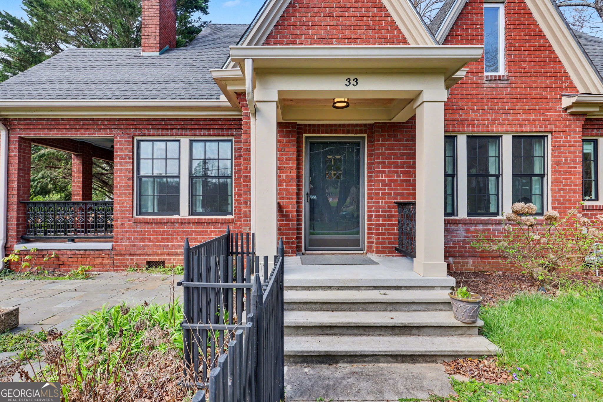 33 Maple Street Property Photo 4