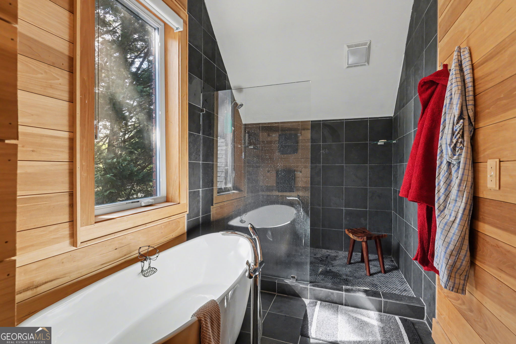 33 Maple Street Property Photo 23