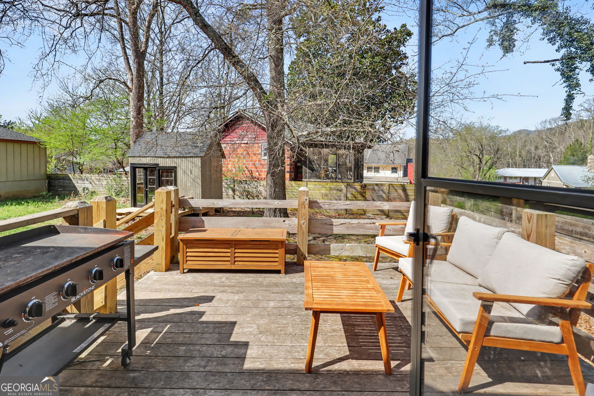 33 Maple Street Property Photo 40