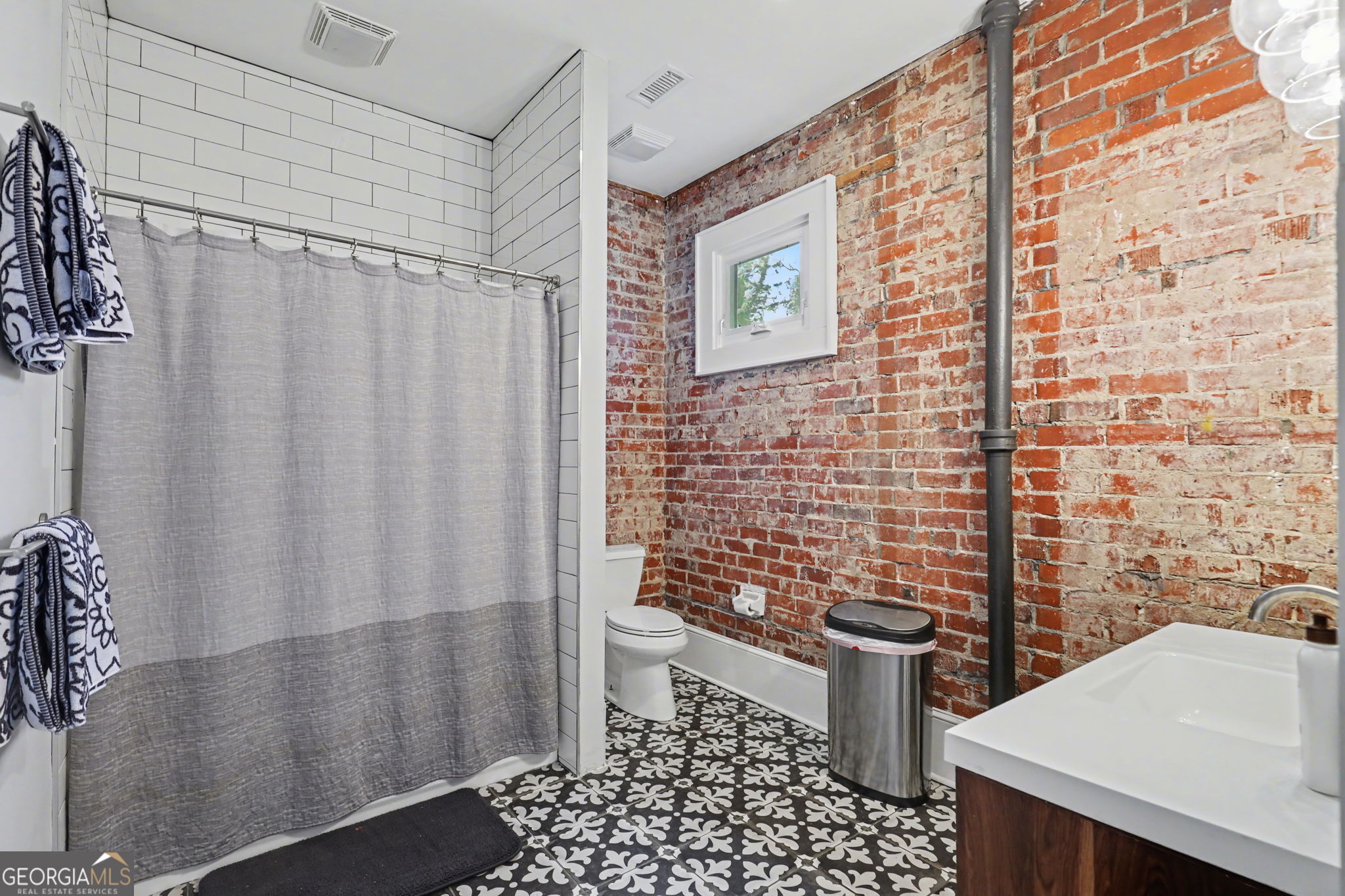 33 Maple Street Property Photo 48