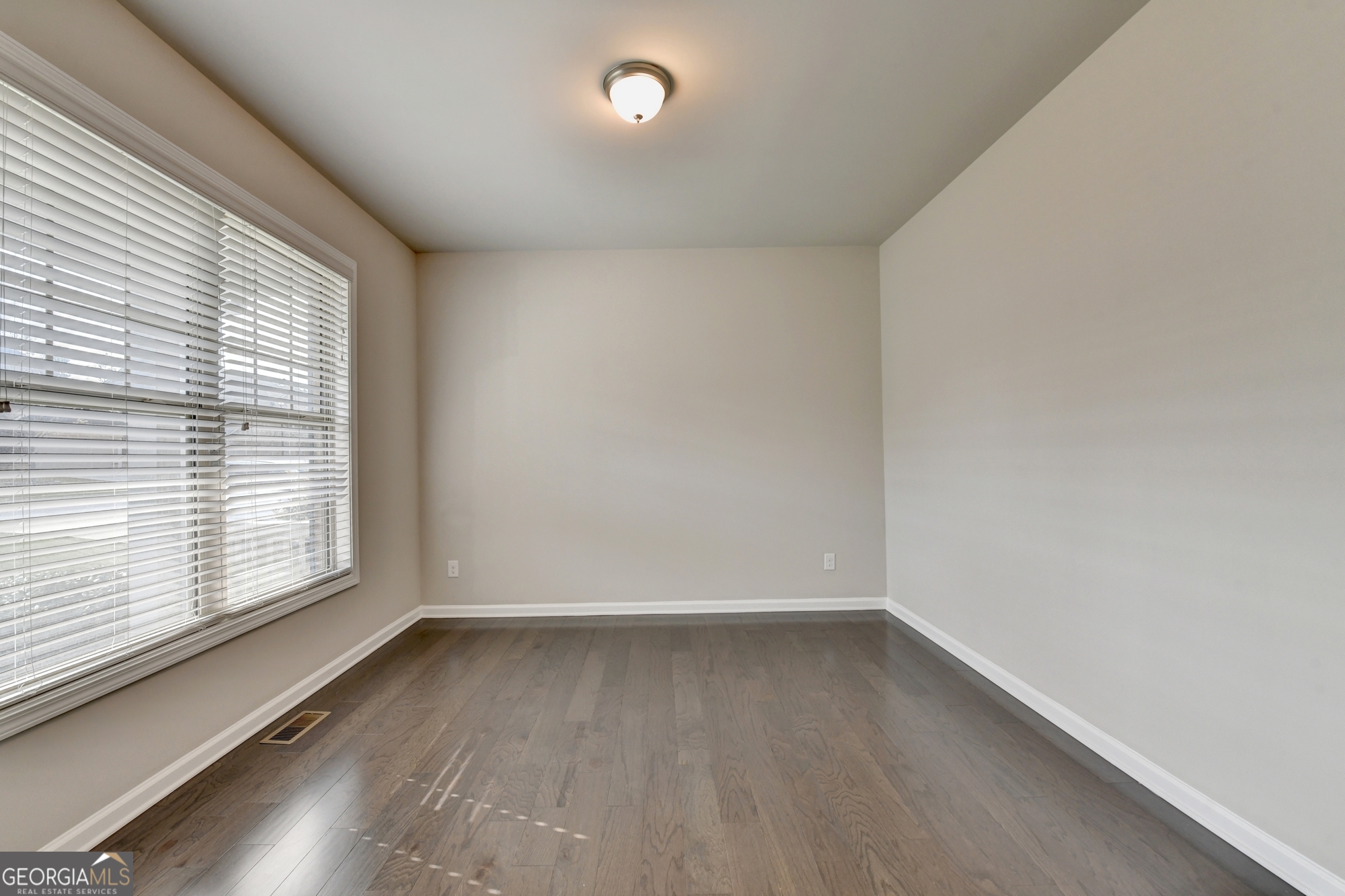 2375 Matlin Way Property Photo 7