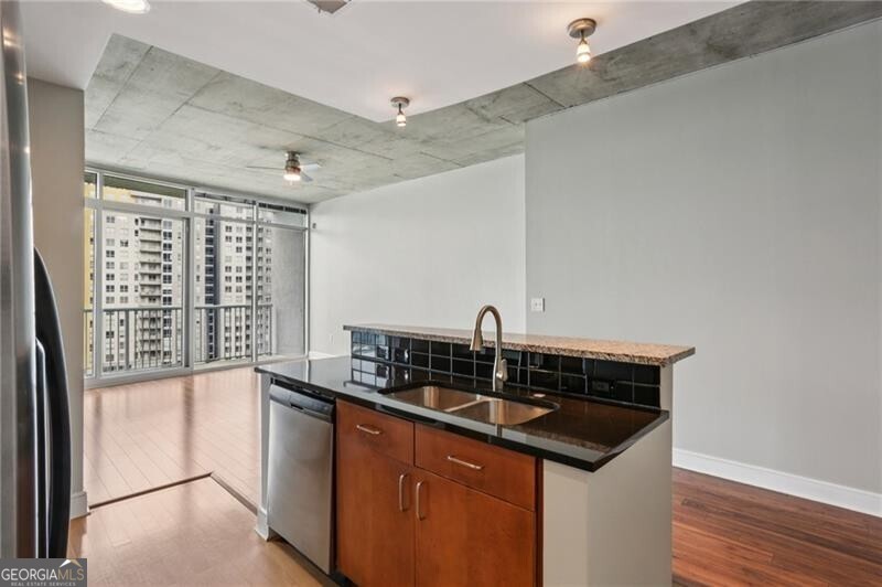 950 W Peachtree Street Nw # 1213 Property Photo 6
