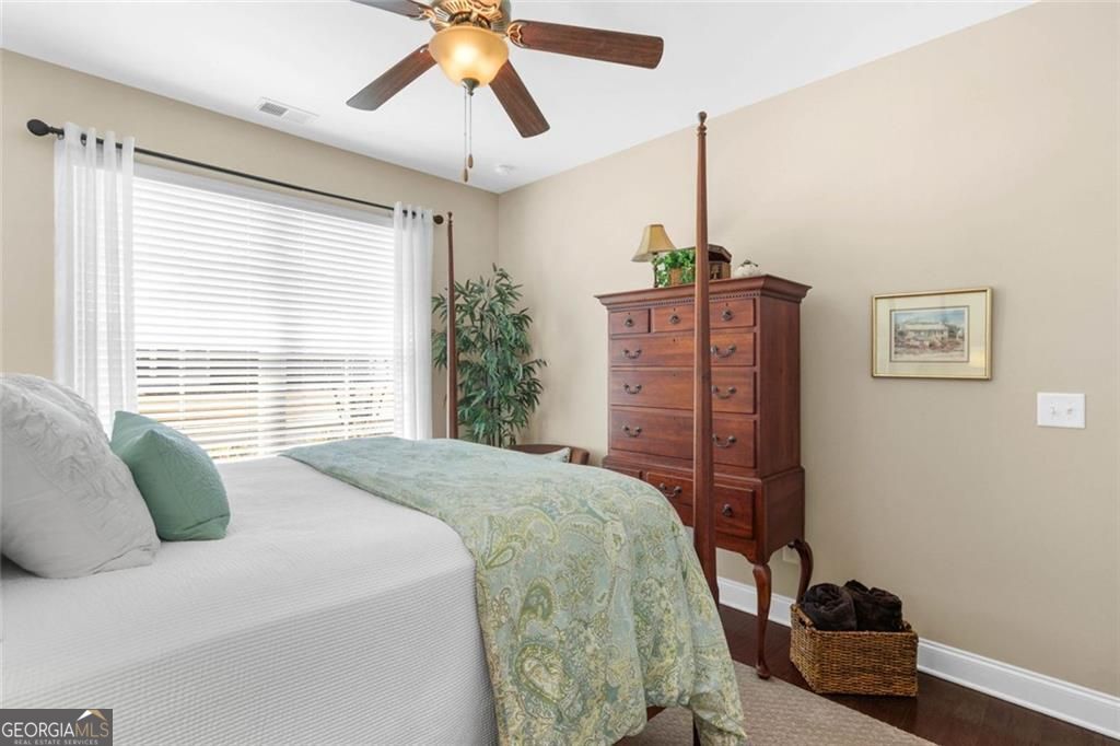 559 Bishopton Street Property Photo 7