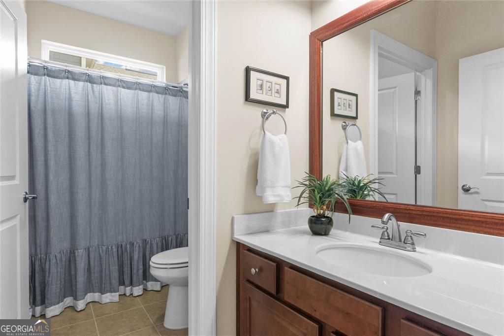 559 Bishopton Street Property Photo 8