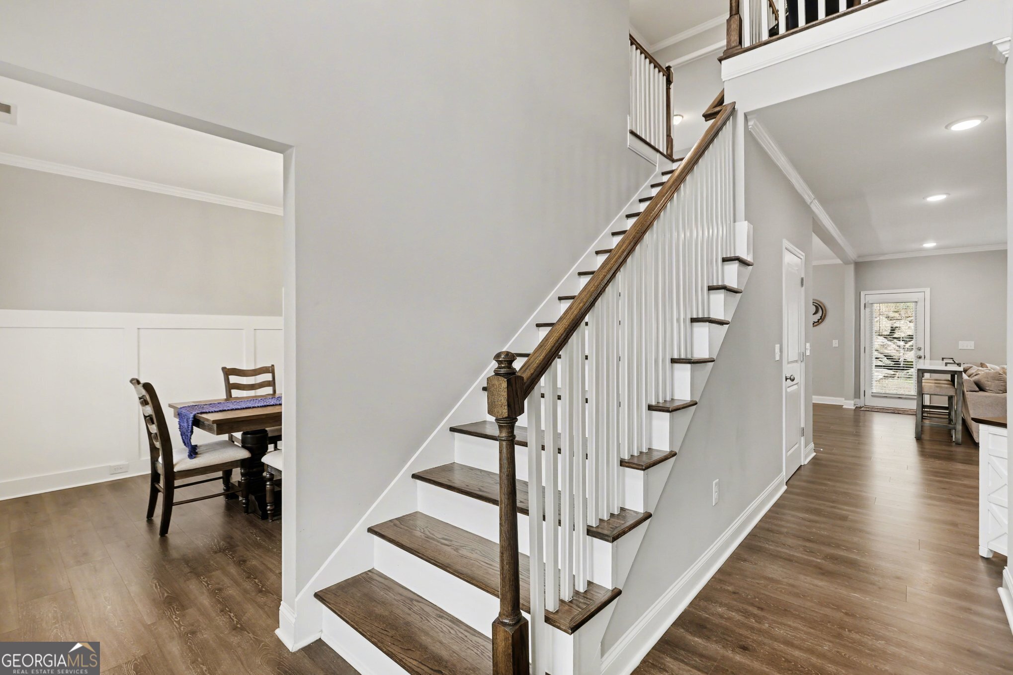 540 Glen Abbey Circle Se Property Photo 3