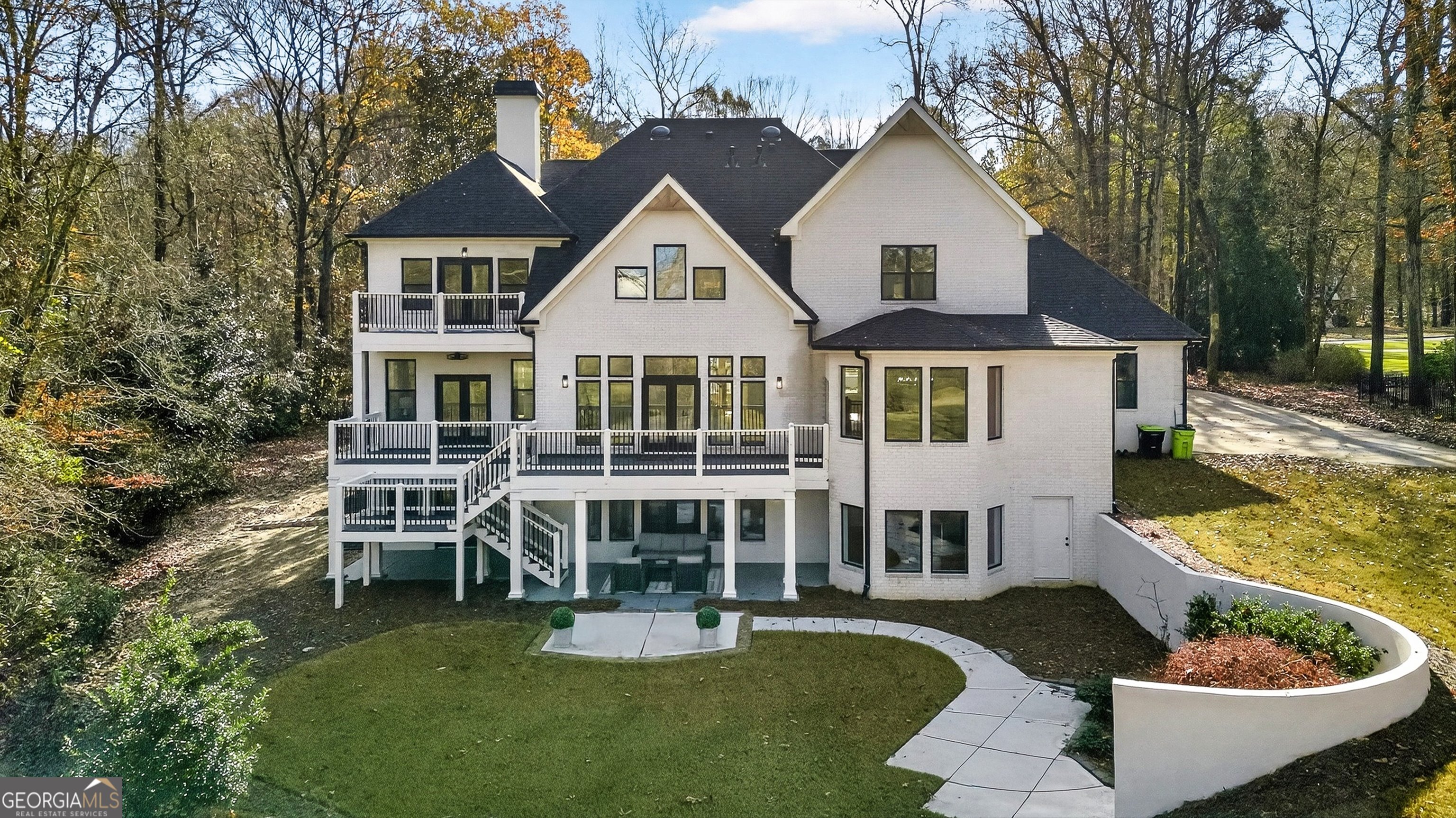 450 Birkdale Drive Property Photo 4