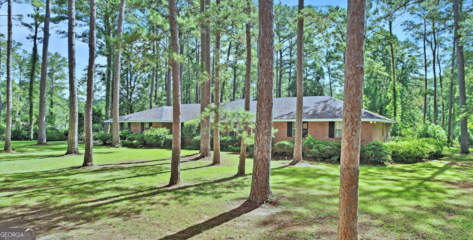 1270 Wadsworth Drive Property Photo 3