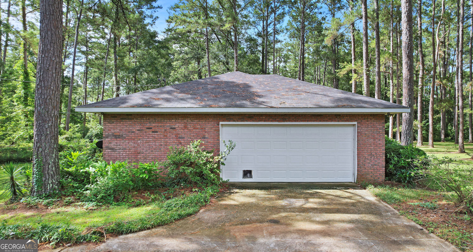1270 Wadsworth Drive Property Photo 5