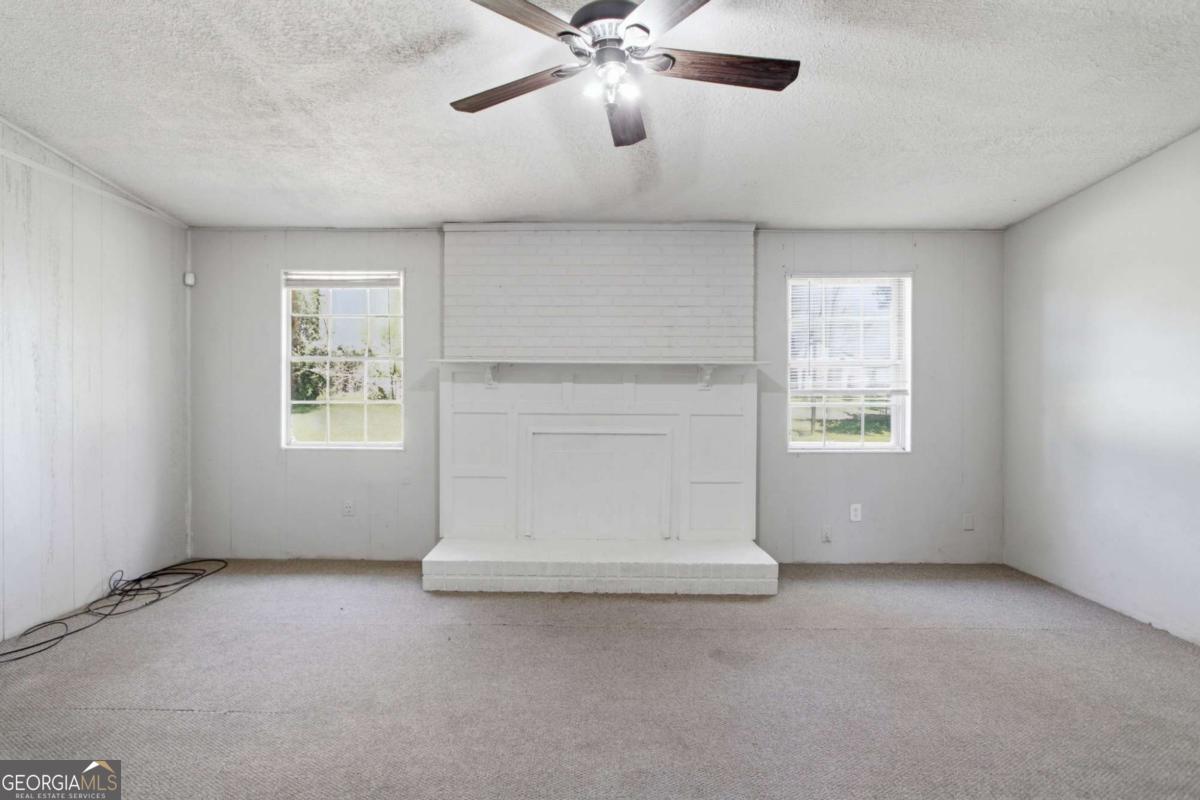 4289 Rex Road Property Photo 7