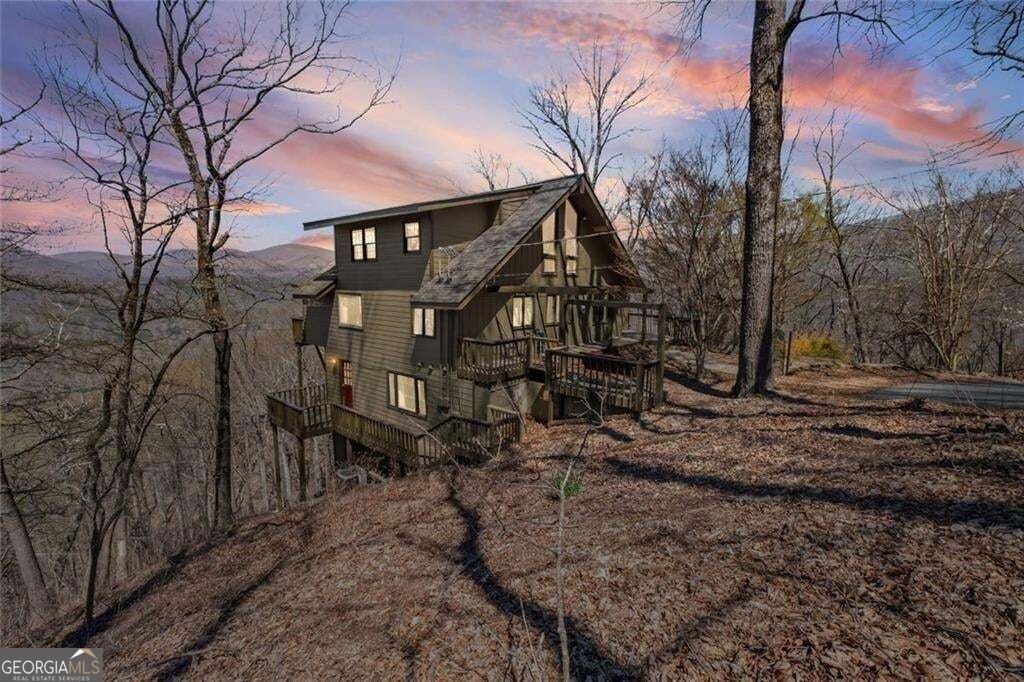 360 Locust Trail Property Photo 1
