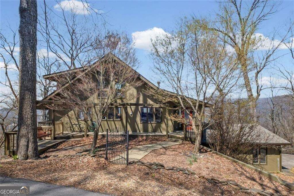 360 Locust Trail Property Photo 2
