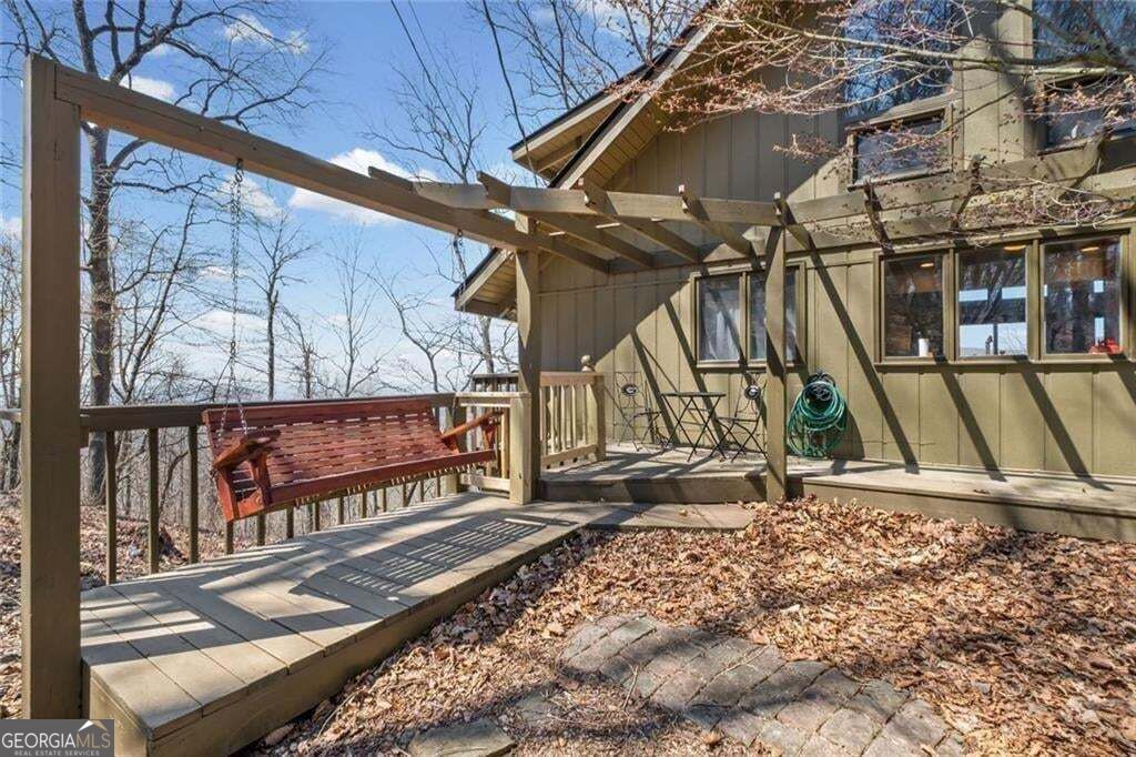 360 Locust Trail Property Photo 3
