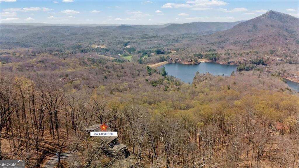 360 Locust Trail Property Photo 13