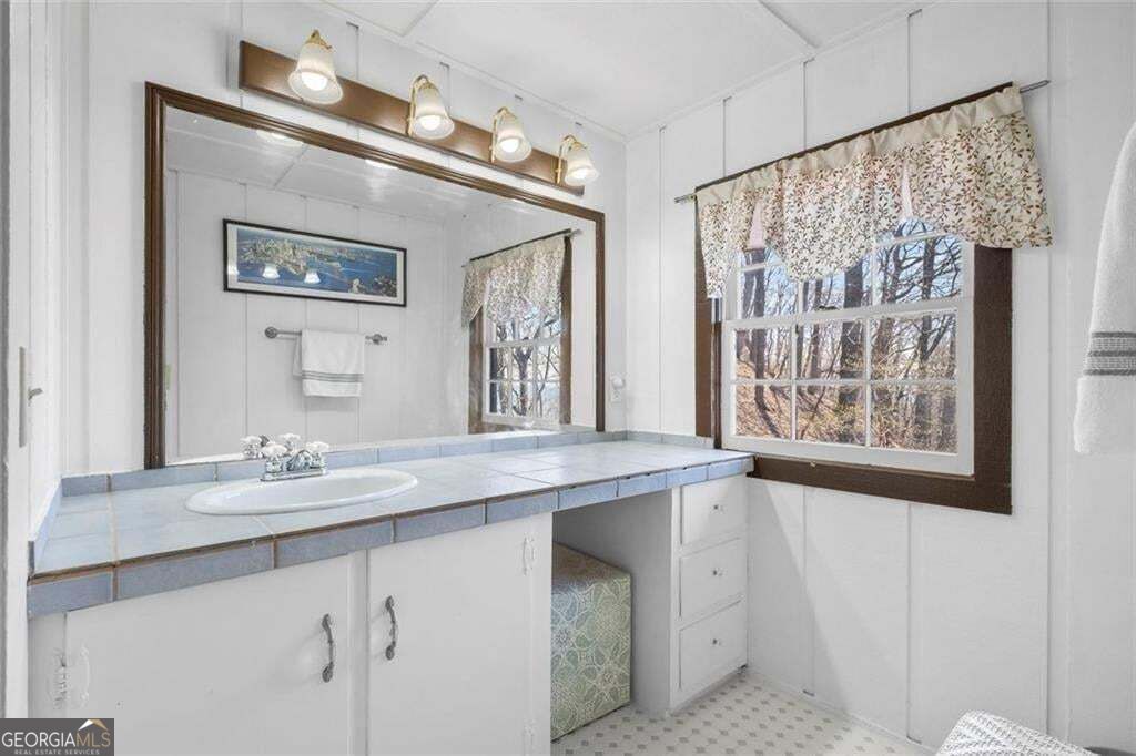 360 Locust Trail Property Photo 28