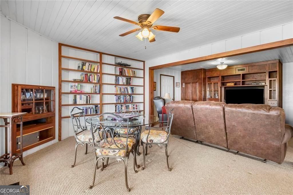360 Locust Trail Property Photo 29