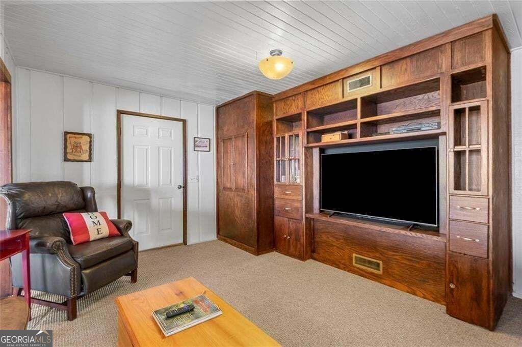 360 Locust Trail Property Photo 30