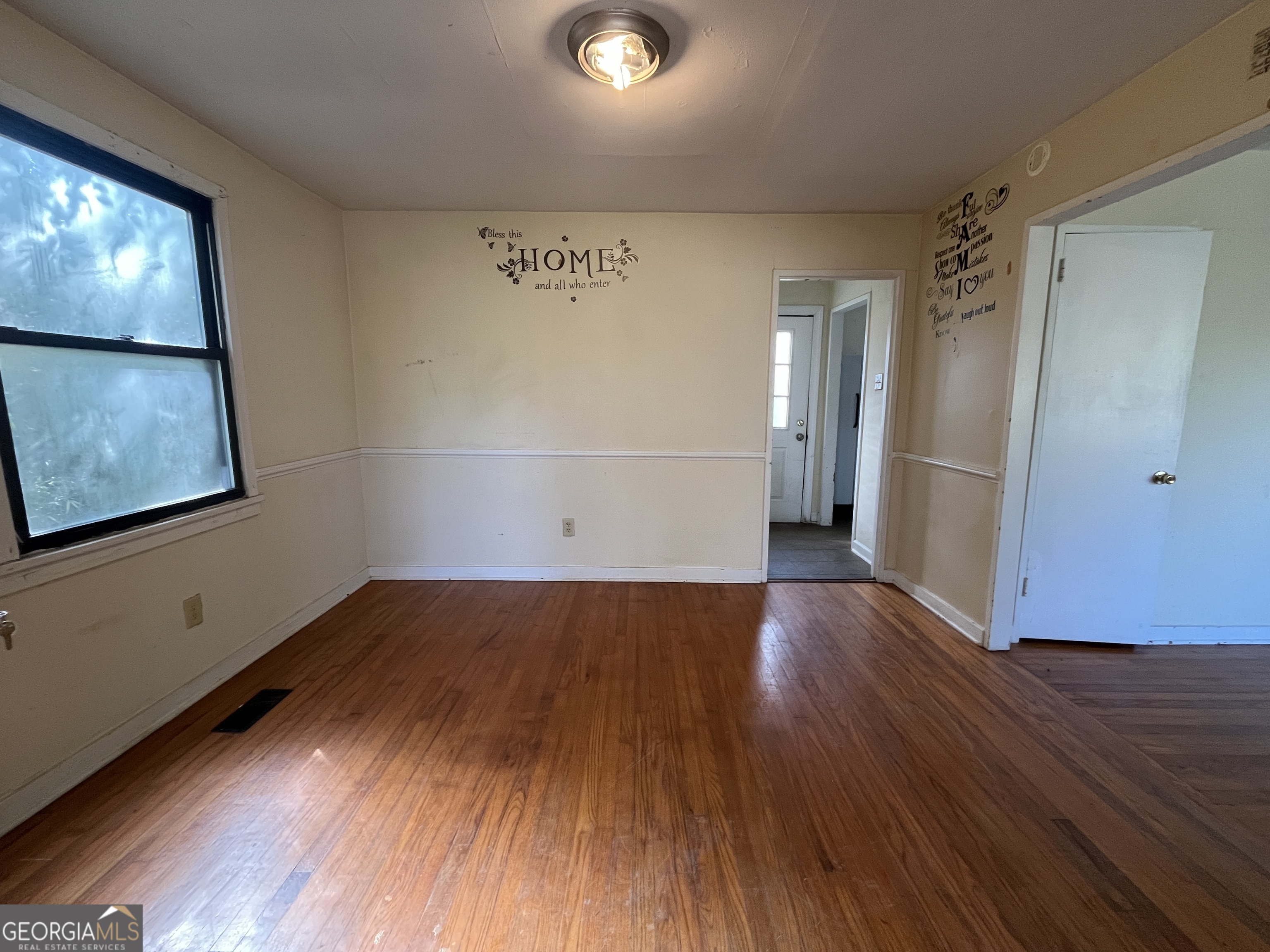 2536 Nancelon Circle N Property Photo 3