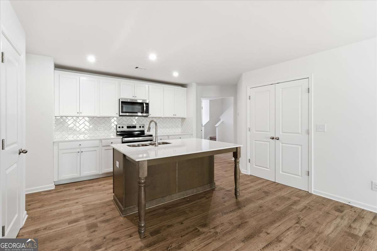 32 Silver Leaf Lane # 4 Property Photo 2