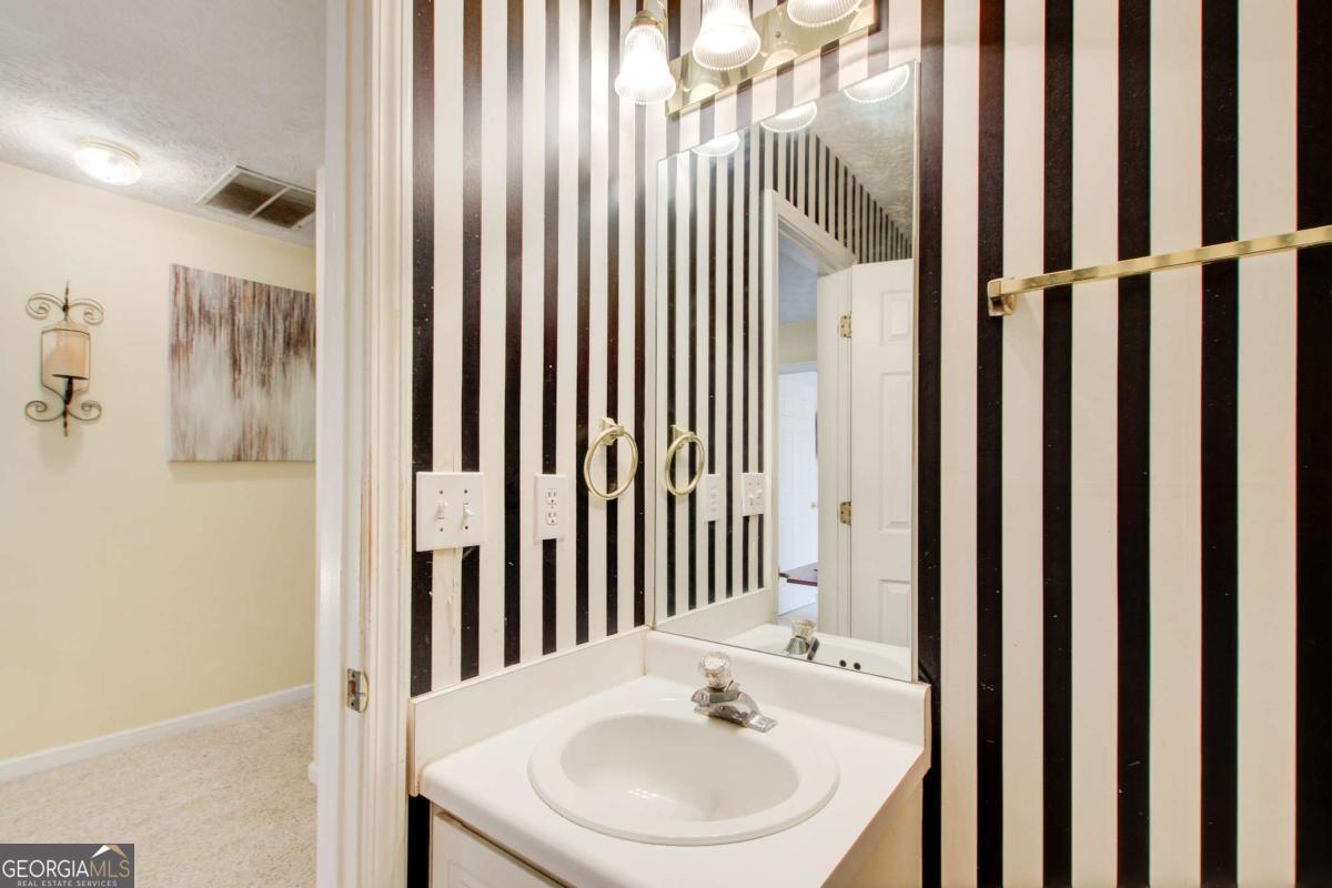 8075 Harmony Lakes Drive Property Photo 26