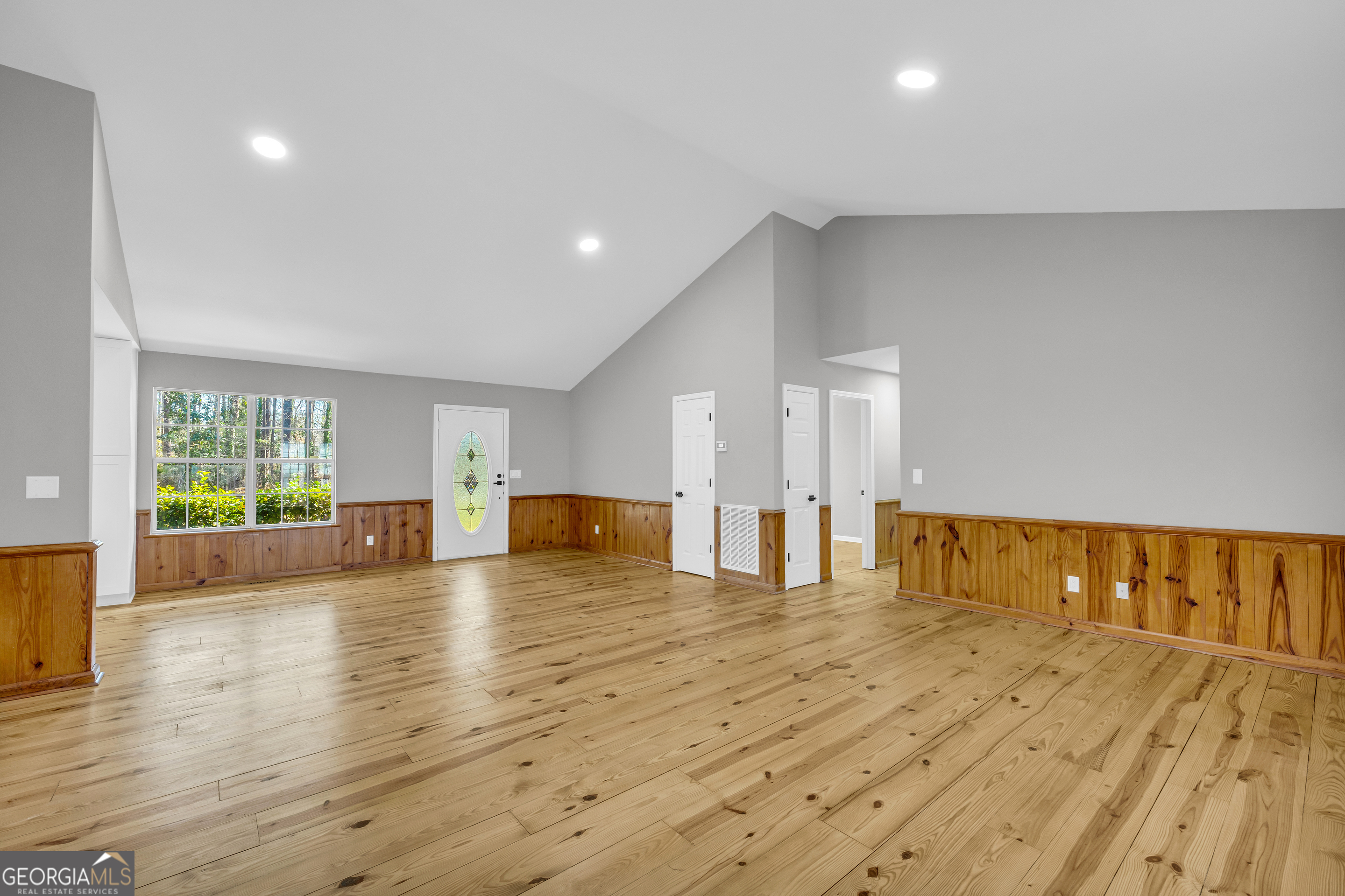 106 Ne Degrandis Property Photo 13