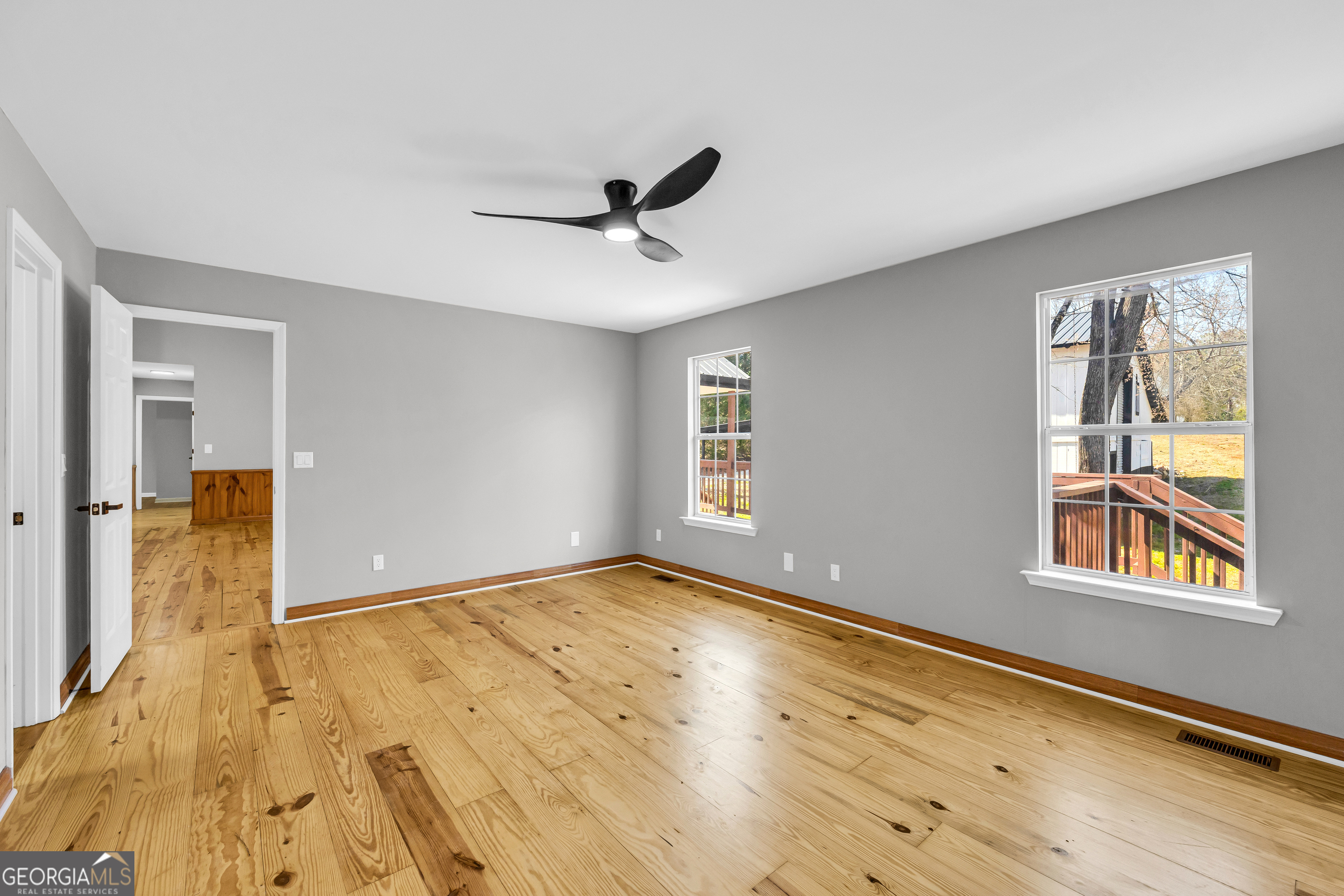 106 Ne Degrandis Property Photo 24