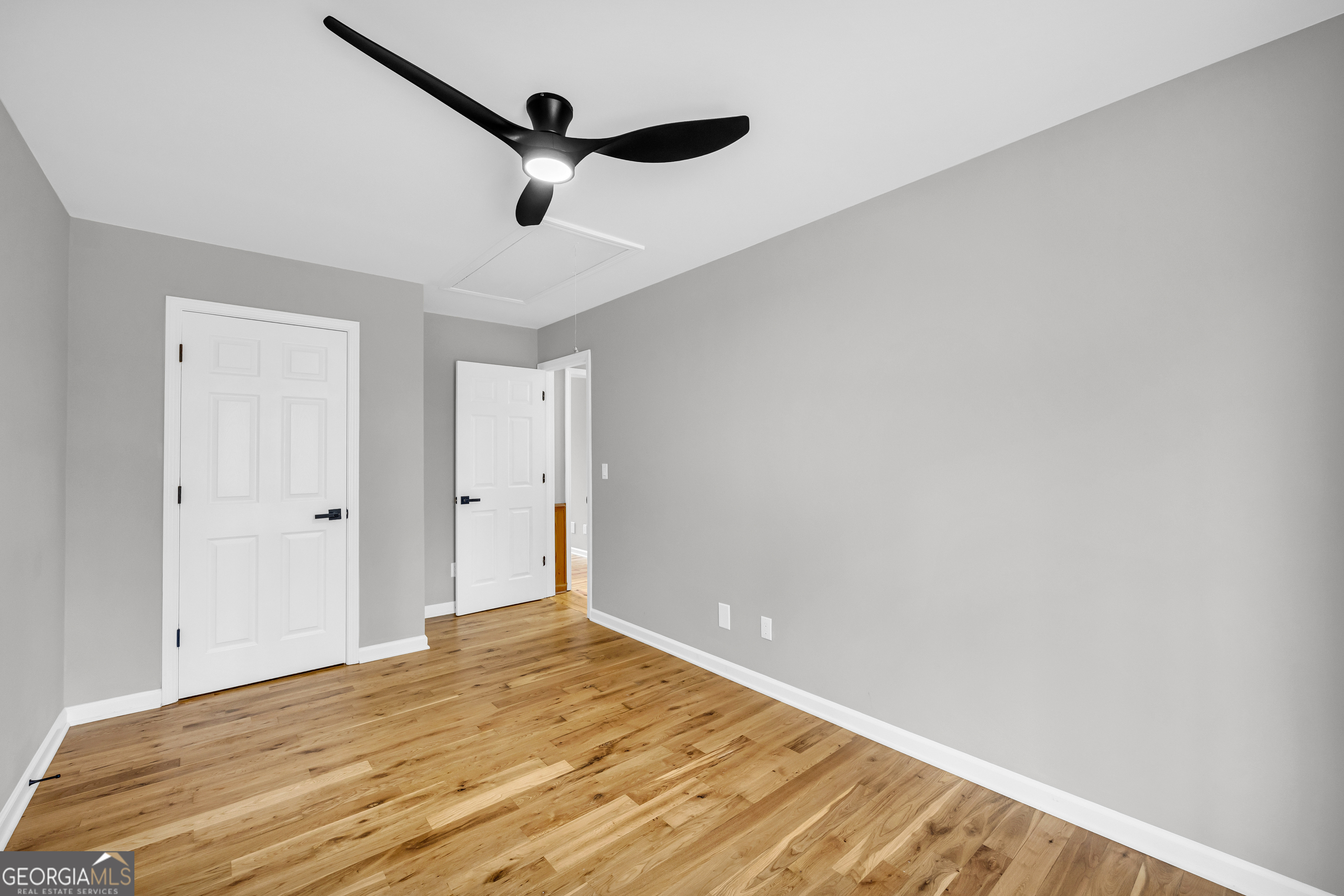106 Ne Degrandis Property Photo 27
