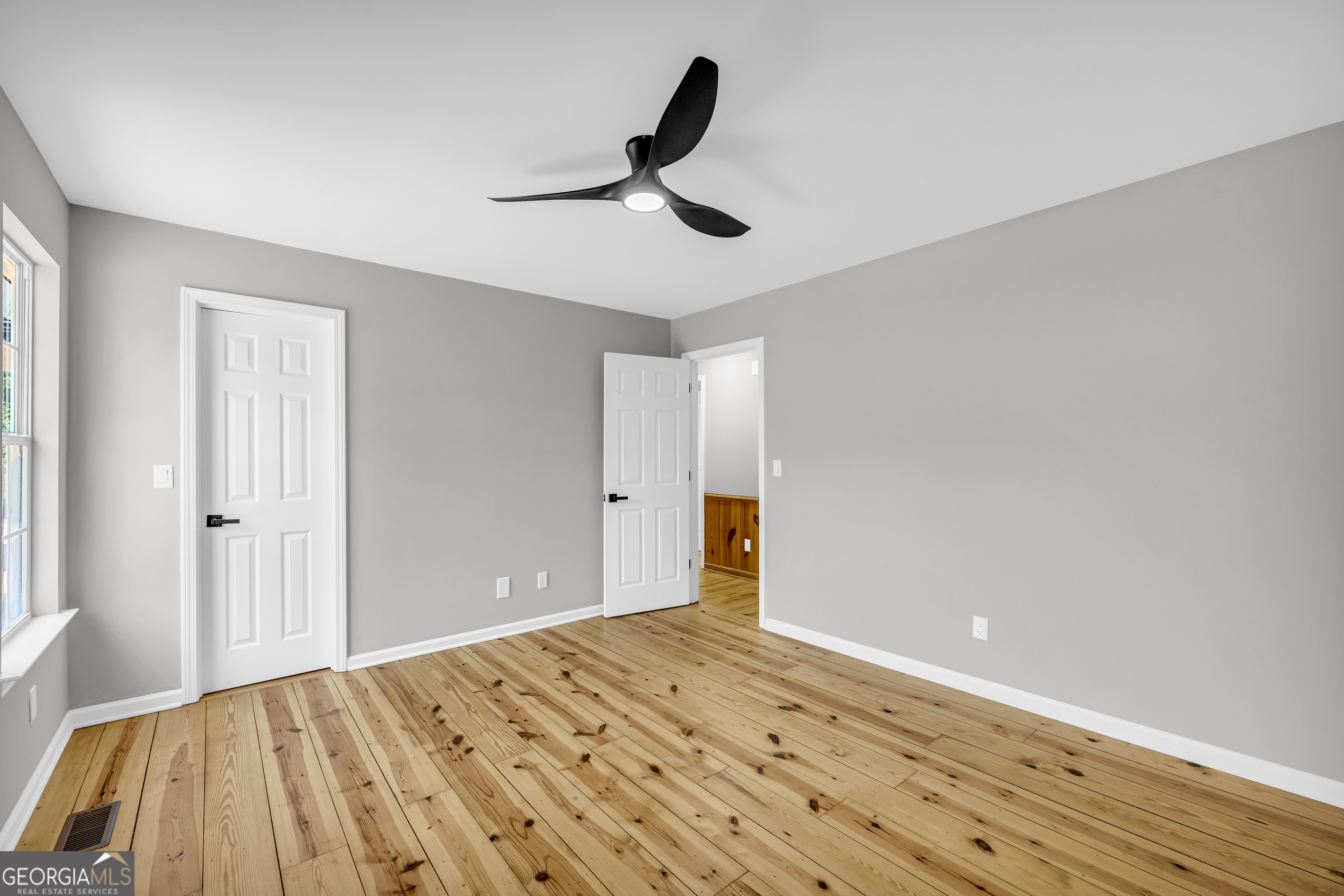 106 Ne Degrandis Property Photo 29