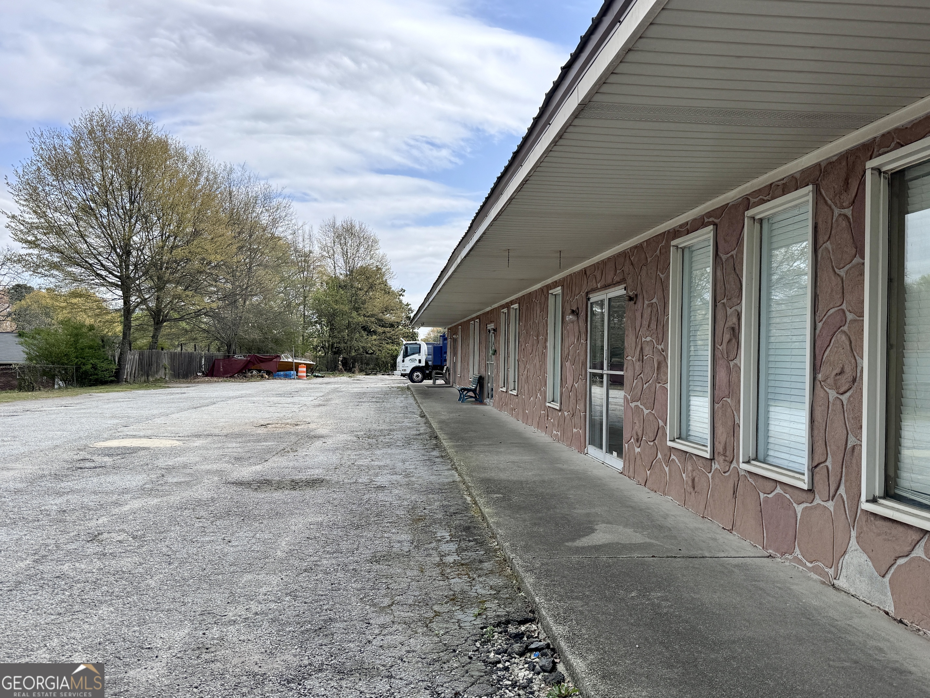 11431 Veterans Memorial Highway Property Photo 6