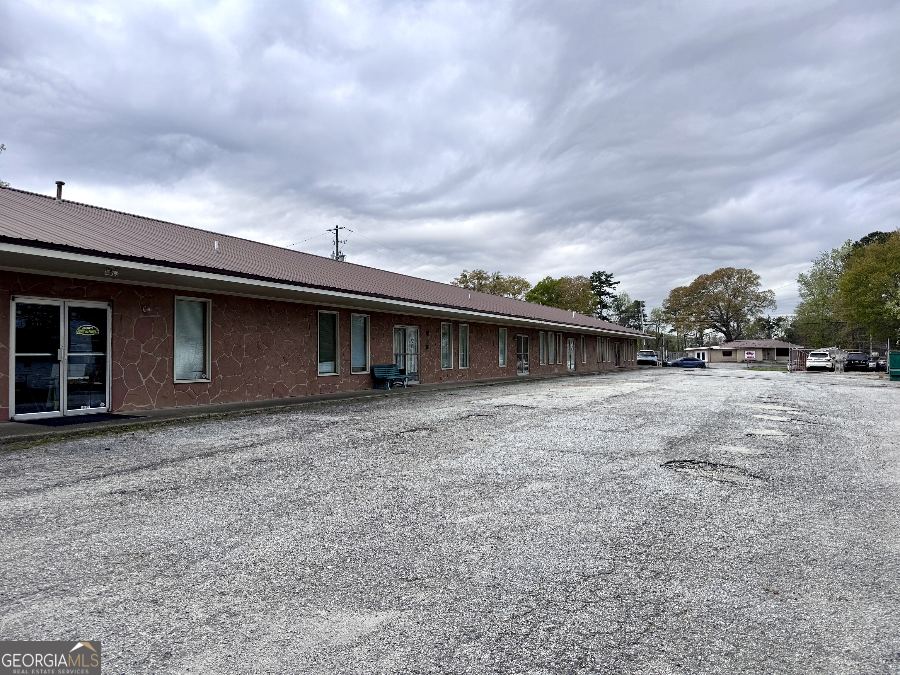11431 Veterans Memorial Highway Property Photo 8