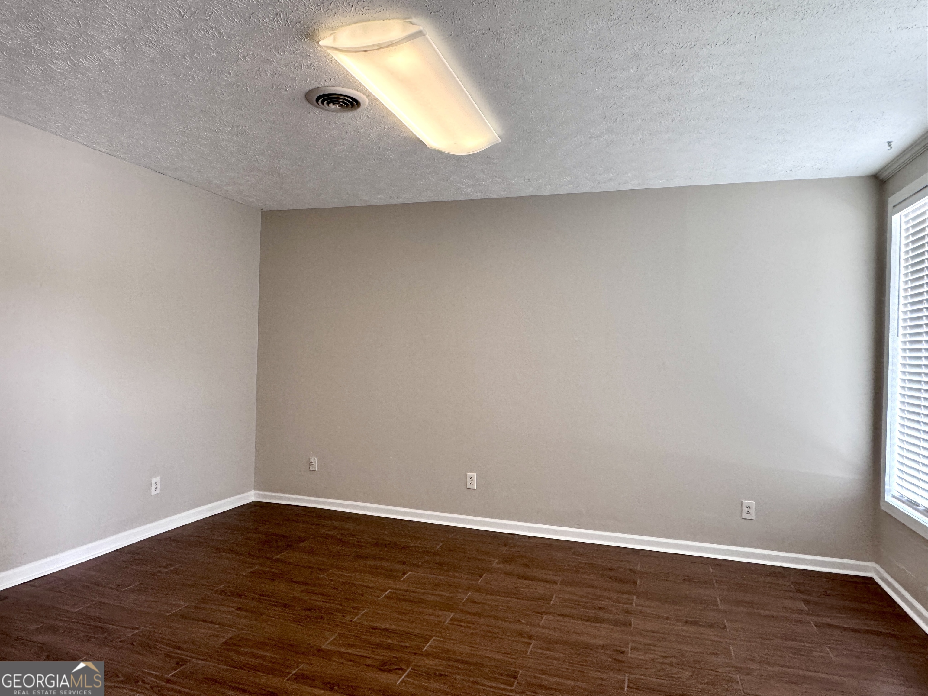 11431 Veterans Memorial Highway Property Photo 14